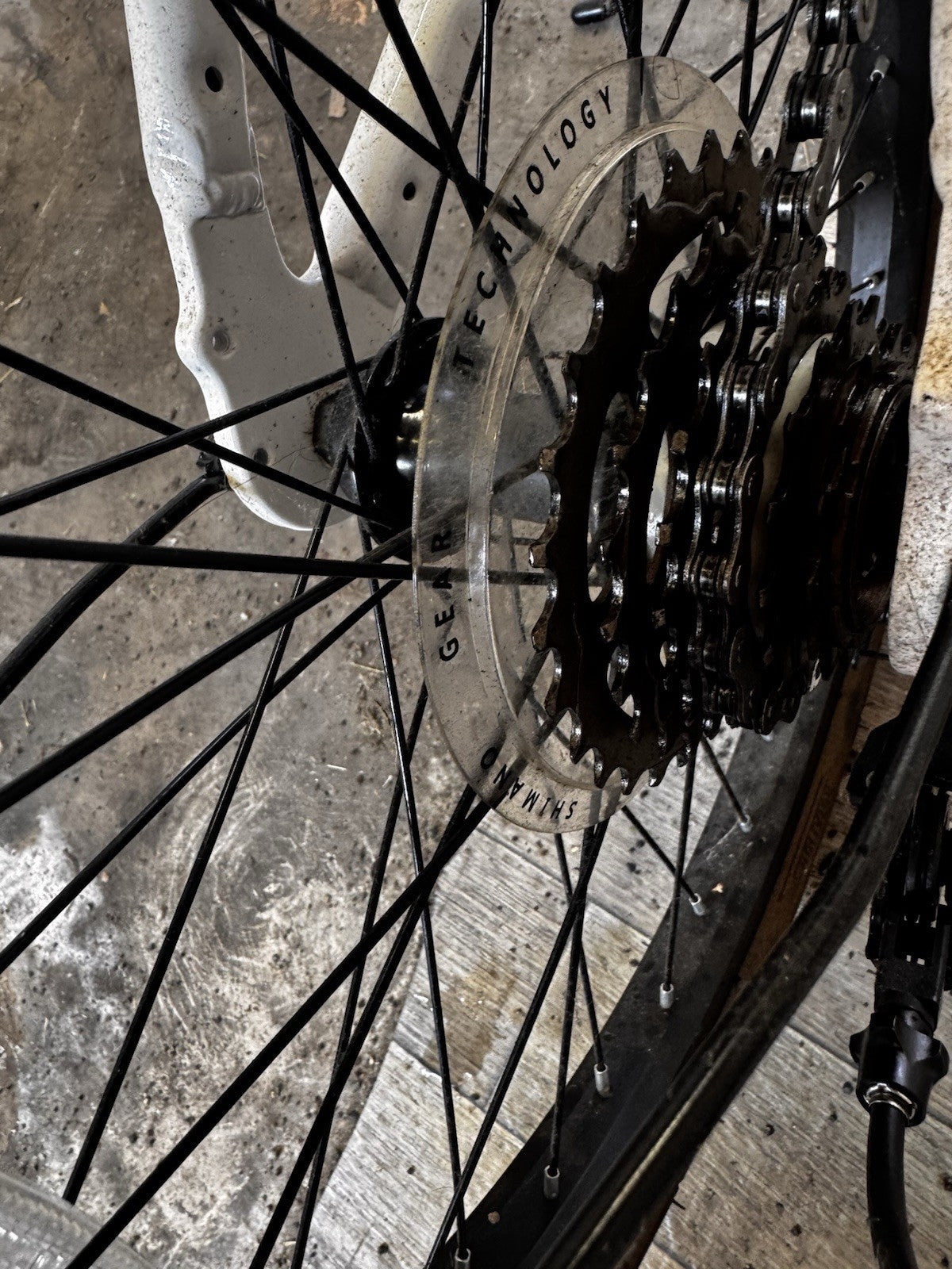 Cross CRF300 20in Folding Bike 6-Speed Shimano Derailleur Grip Shifter White
