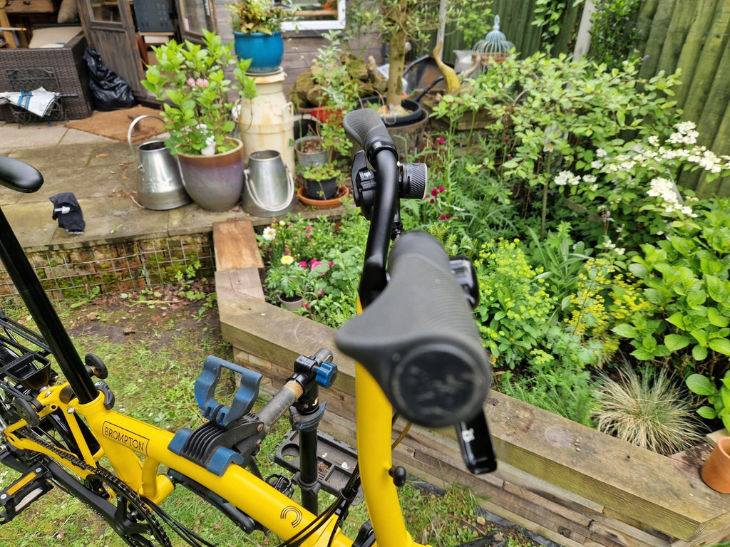 Brompton C Line 6 speed/Rack  Explore, Bumblebee Yellow/Black Mudguards LED