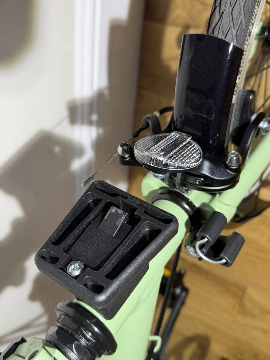 Brompton C Line M Frame Matcha Green 6 speed USED ONCE