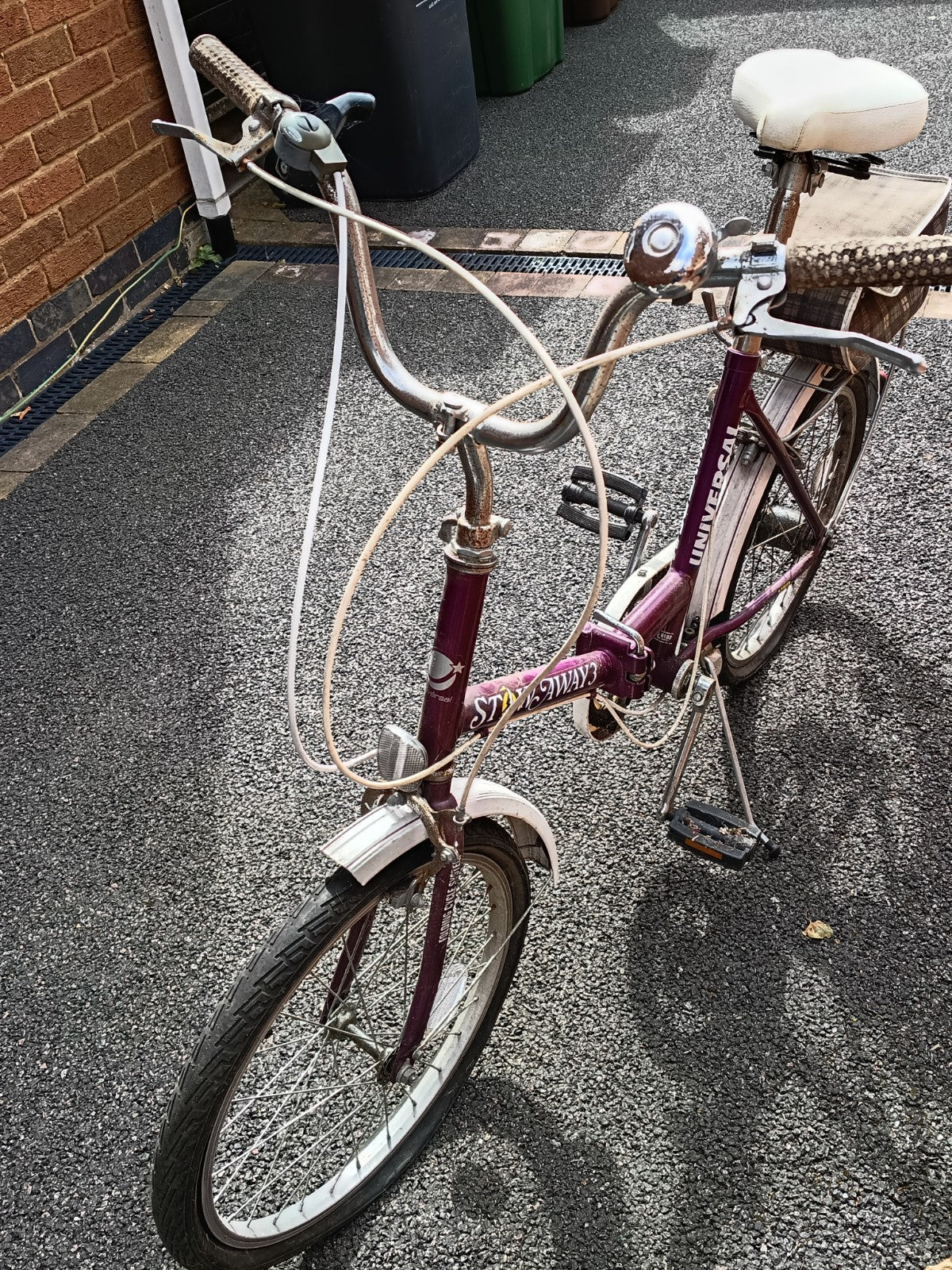 Universal Stowaway 3 Folding Bike Purple & White 3 Speed  Gears Needs Some TLC