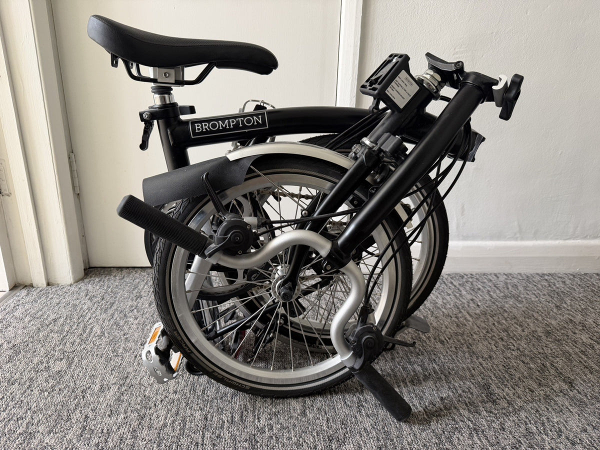 Brompton C Line M6L (6 Speed) folding bicycle - Black (EXCELLENT CONDITION)