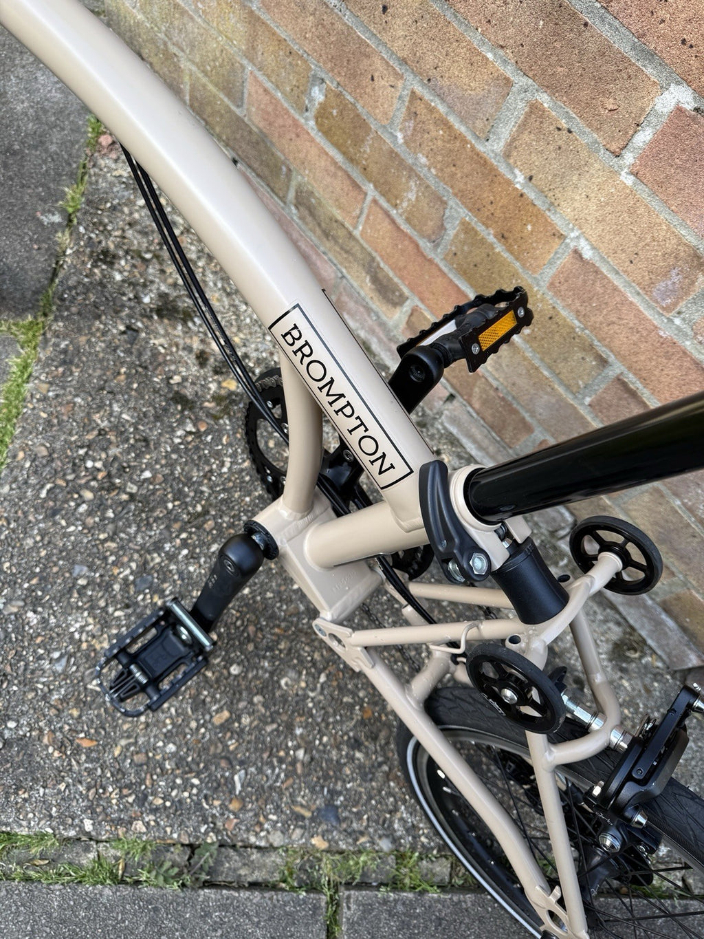 Brompton C-Line Folding Bicycle 2-Speed (Dune Sand)