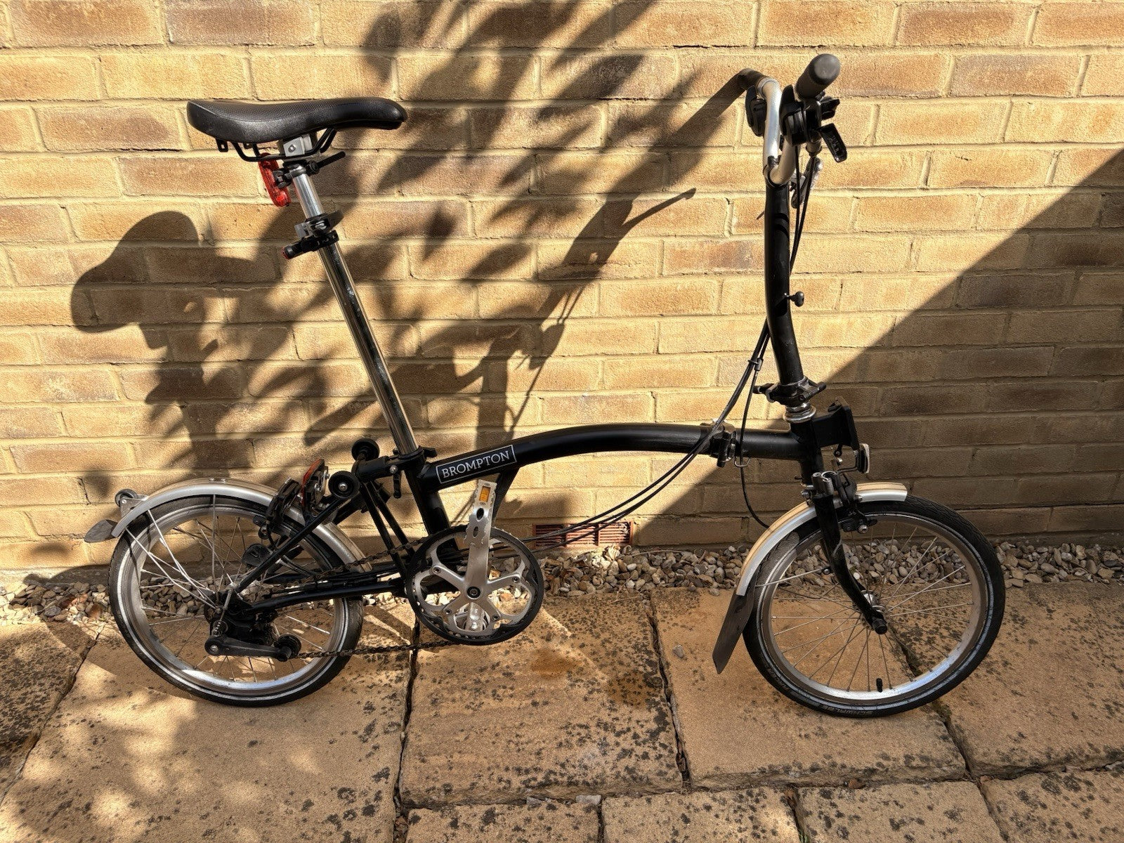 Brompton Foldable Folding Bike 16in Wheels Black/Silver Mudguards Rim Brakes 6sp