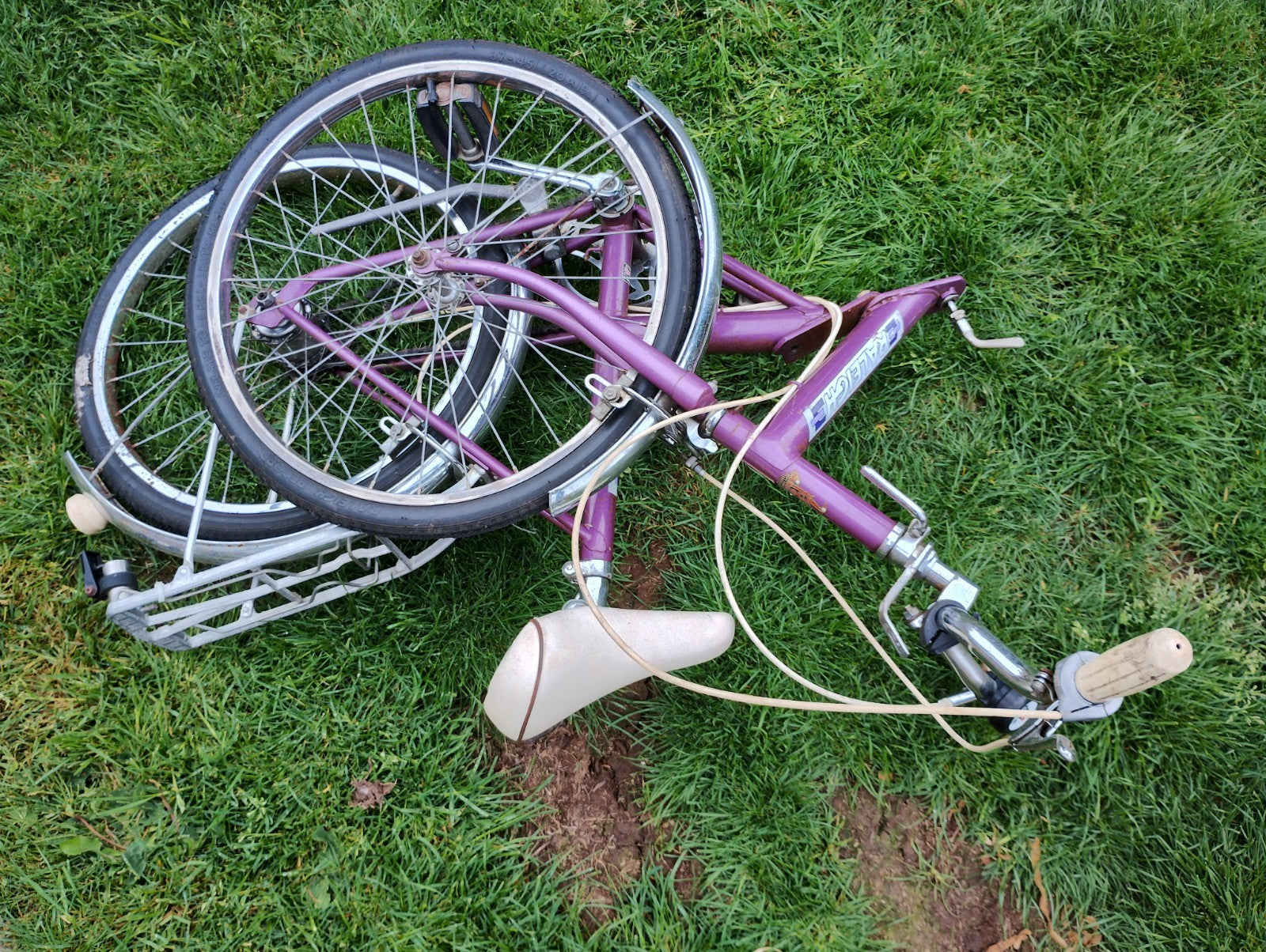 vintage raleigh folding bike. Project / fix up/ spares.