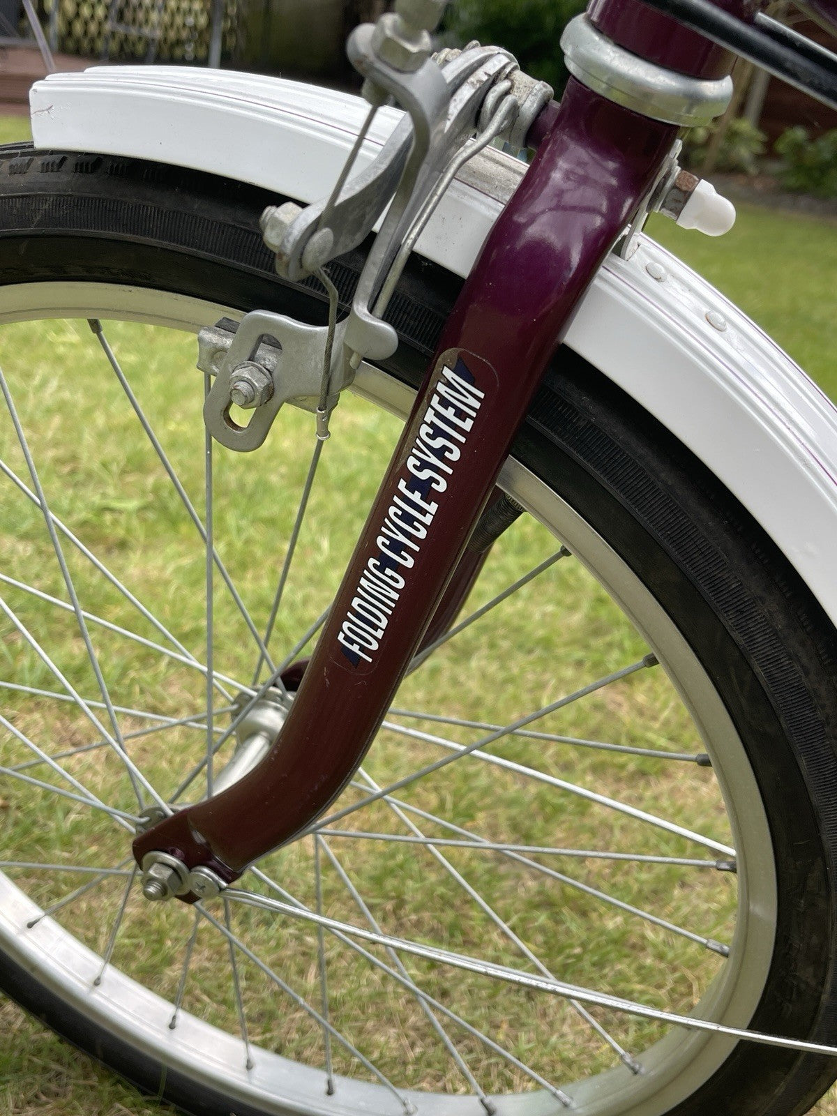 Universal Stowaway 3 Folding Bike 3 -Speed, 20" Wheels, Scruffy