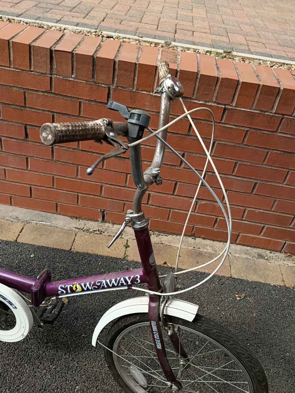 Universal Stowaway 3 Folding Bike Purple & White 3 Speed  Gears Needs Some TLC
