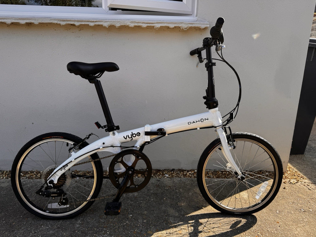 Dahon VYBE D7. Compact Folding Bike. 12kg 7 Speed 20 Wheels. Barely used.