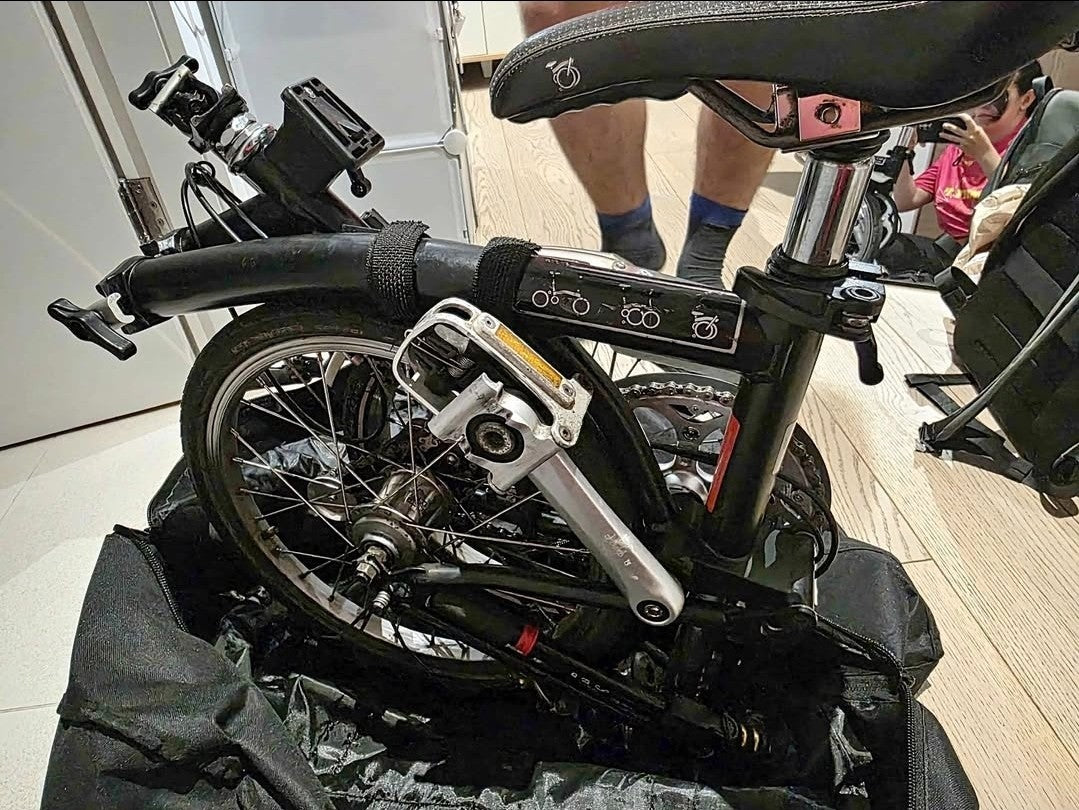Brompton M2R 2 Speed Folding Bike – Black – Rear Rack – London