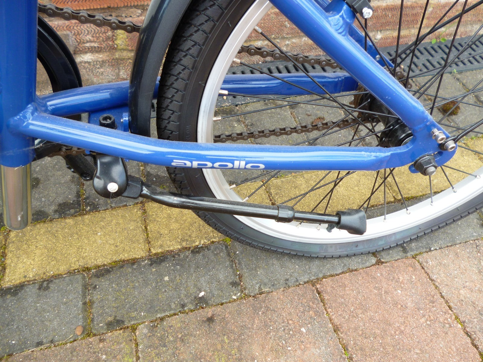 Apollo Tuck Folding Bike - 20" Wheel