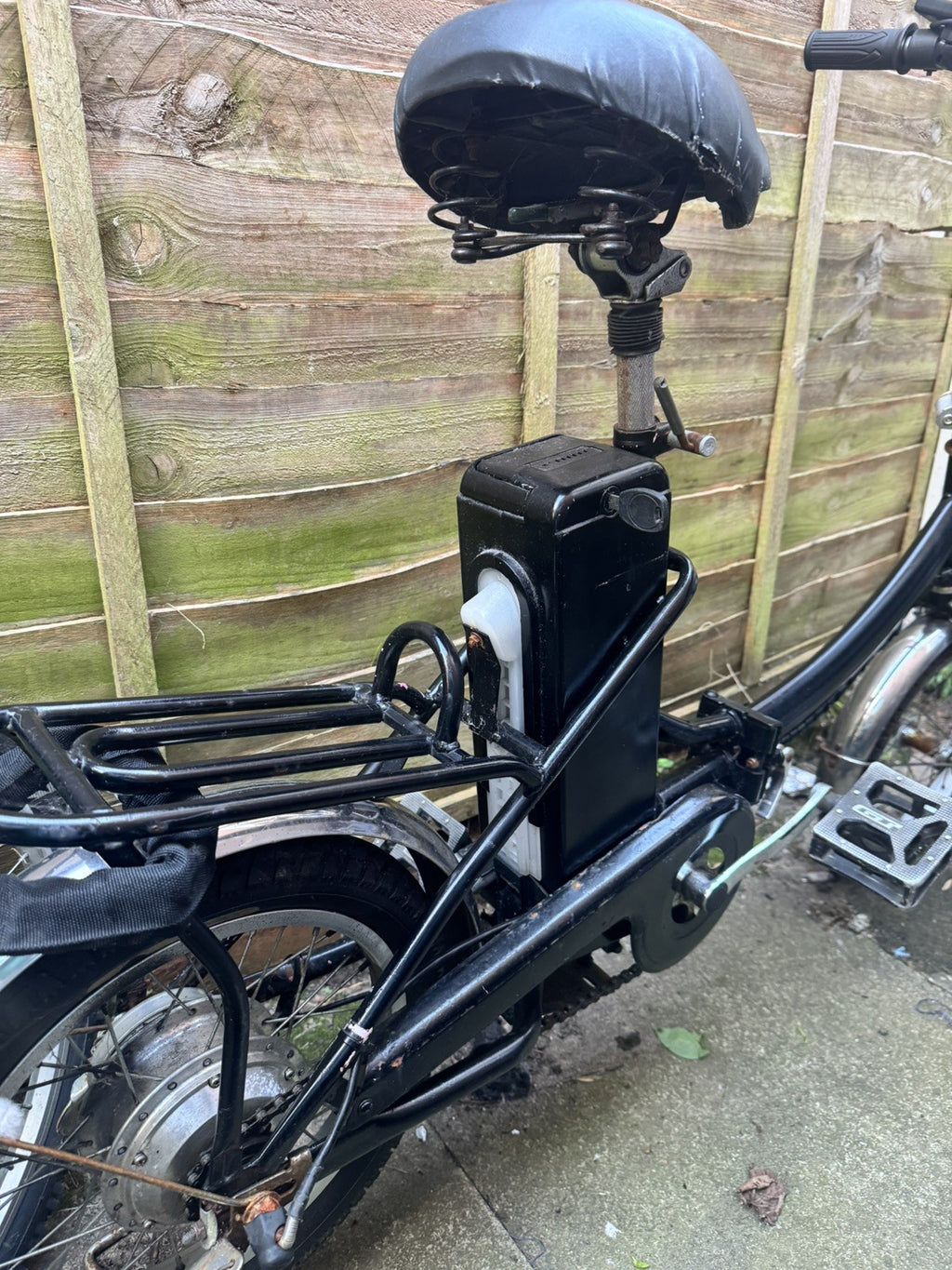 Black 20-inch E-Folding bicycle