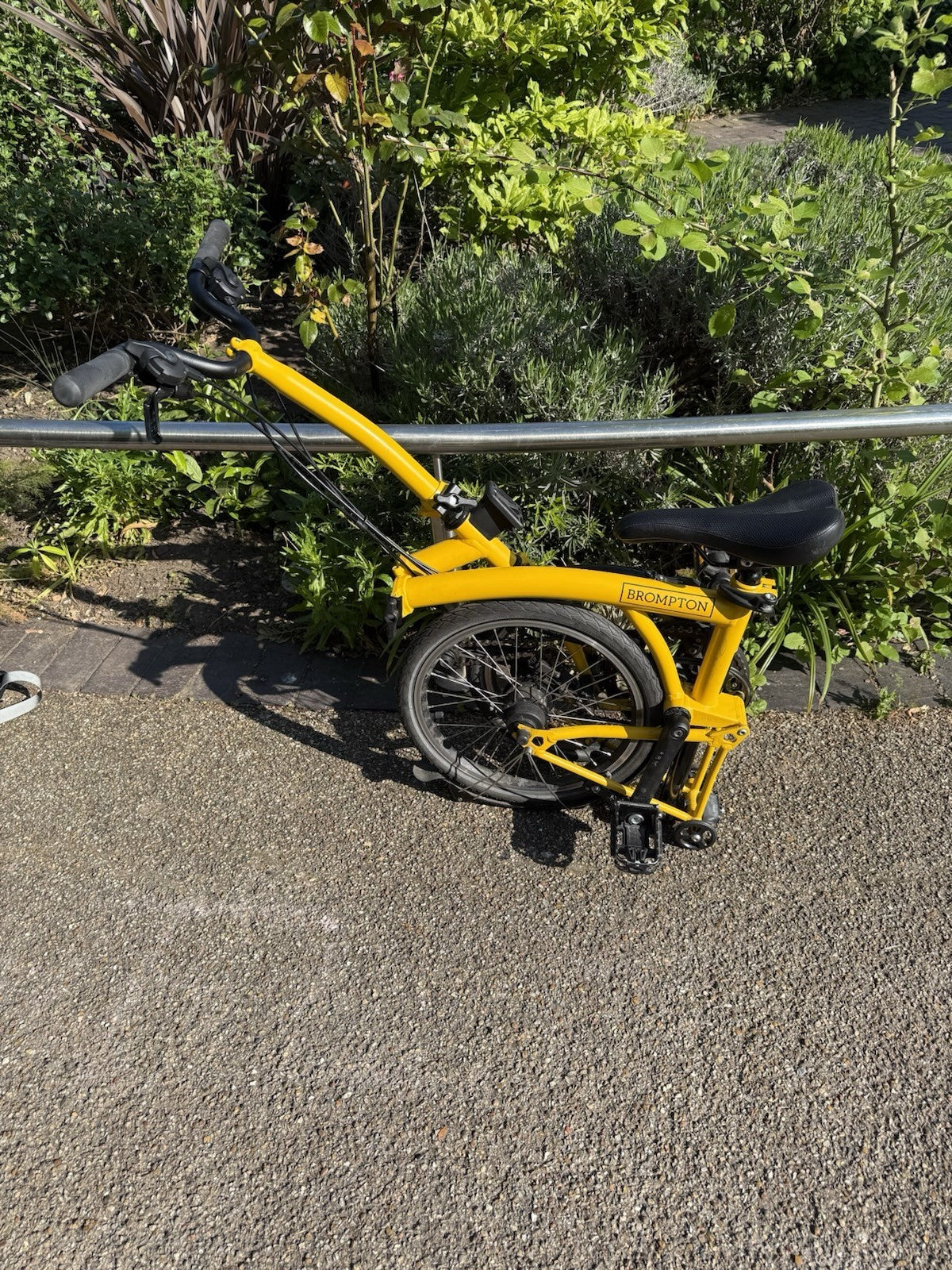 BROMPTON C LINE 12-SPEED FOLDING BIKE 2025 IN BUMBLEBEE YELLOW