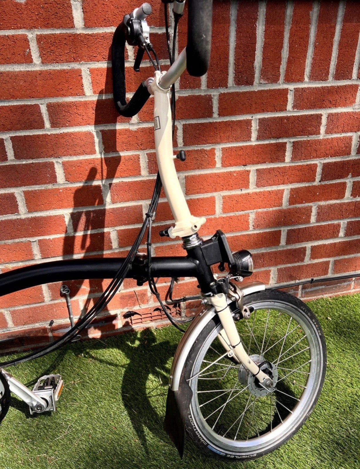 Brompton P6R folding bicycle Black/Cream