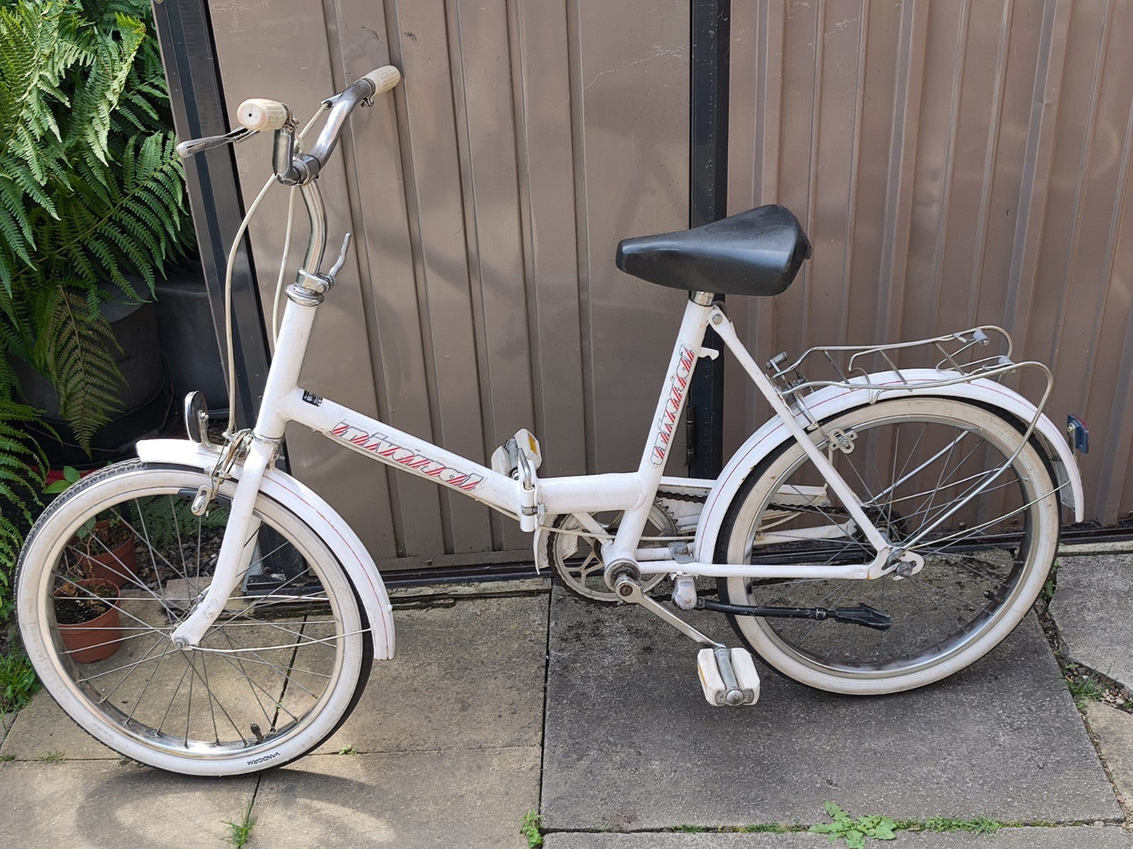 Vintage Universal Uni Sport 20" Folding Bike - Single Speed.