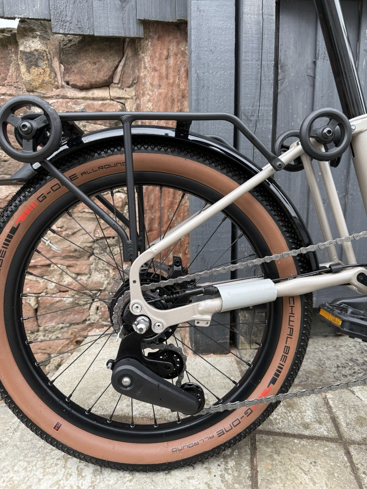 Brompton G Line Folding Bike 20in M Silver/Black Mechanical Disc, Rack Mudguards