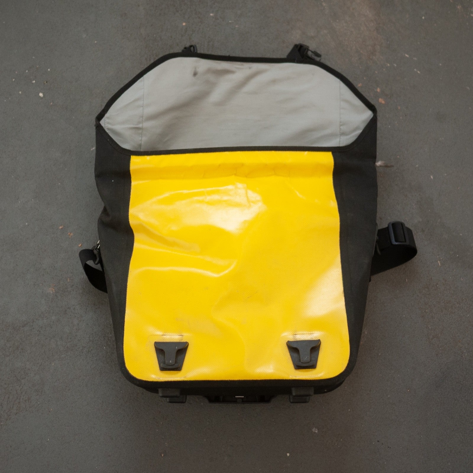 Brompton Ortlieb O Bag - Yellow & Brompton Front Carrier Block Same Day Dispatch