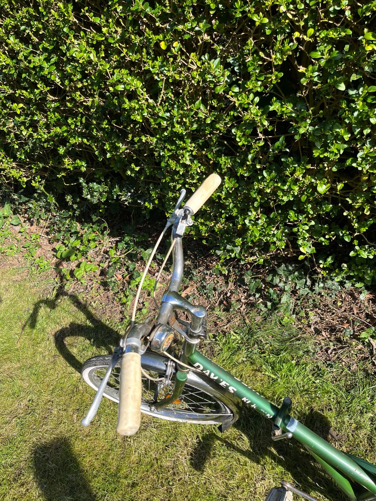 Dawes Kingpin Vintage Folding Bicycle in need of TLC.