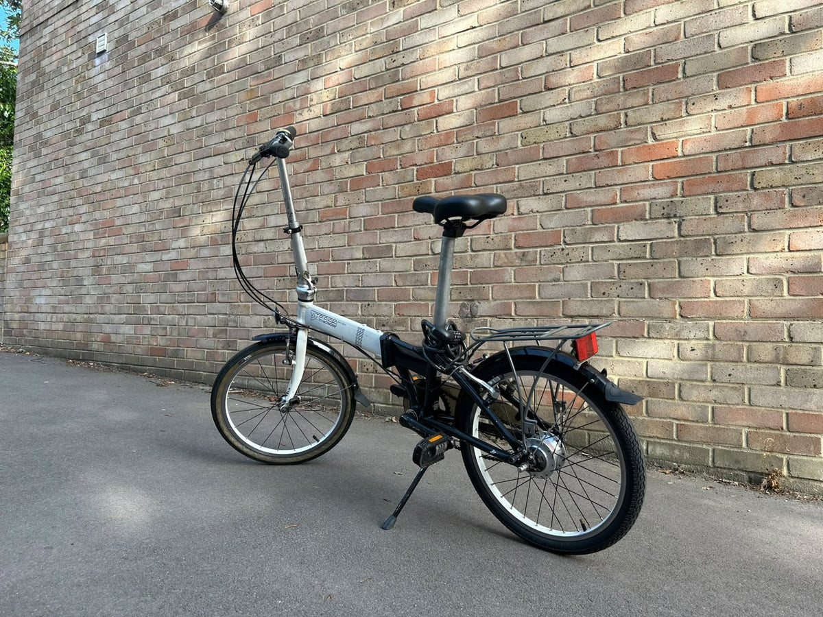 Dahon Vitesse Folding Bike 20in Silver/Black Rack Mudguards Kickstand