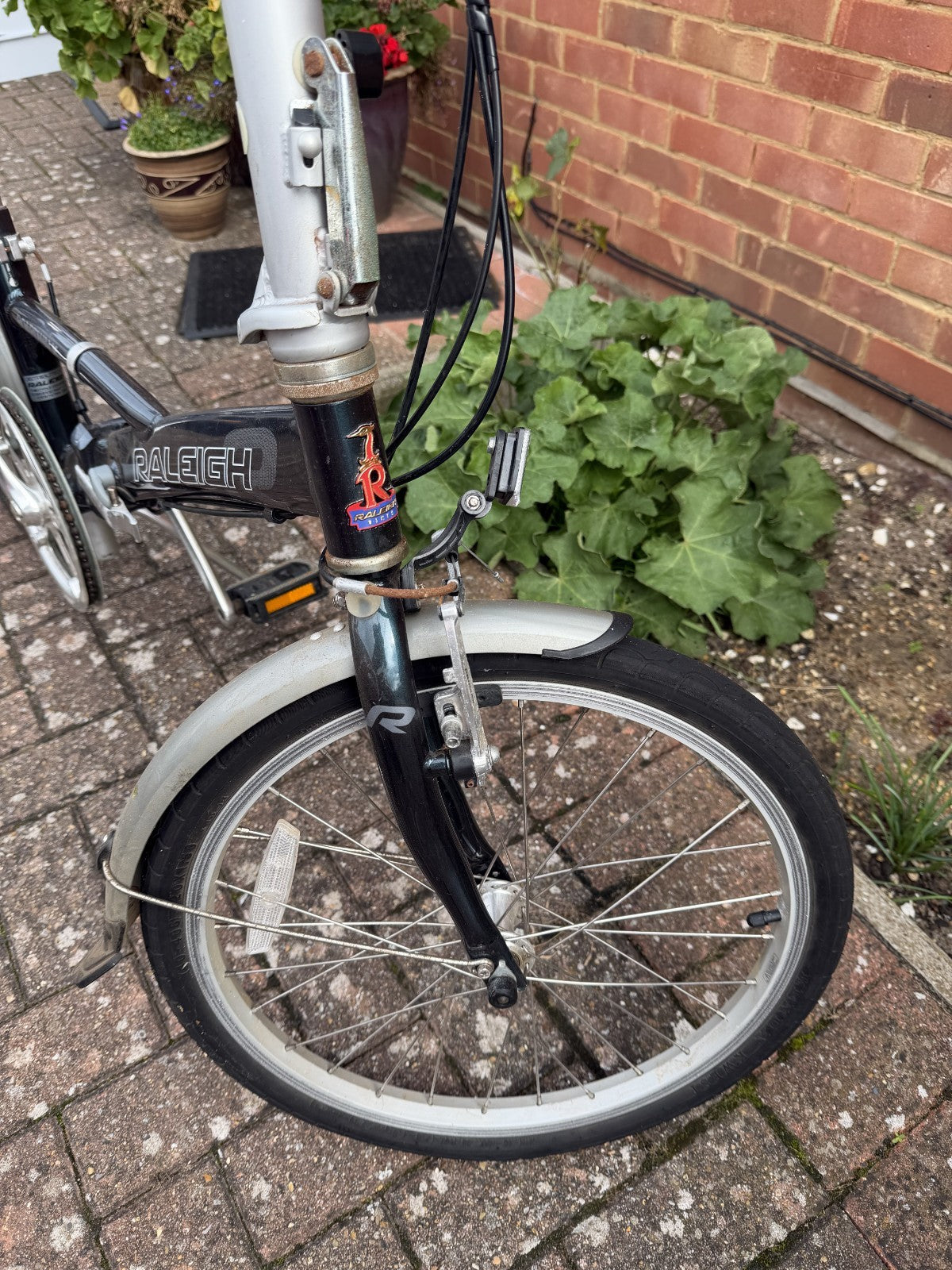 Raleigh Boardwalk Folding Bike 20" wheel
