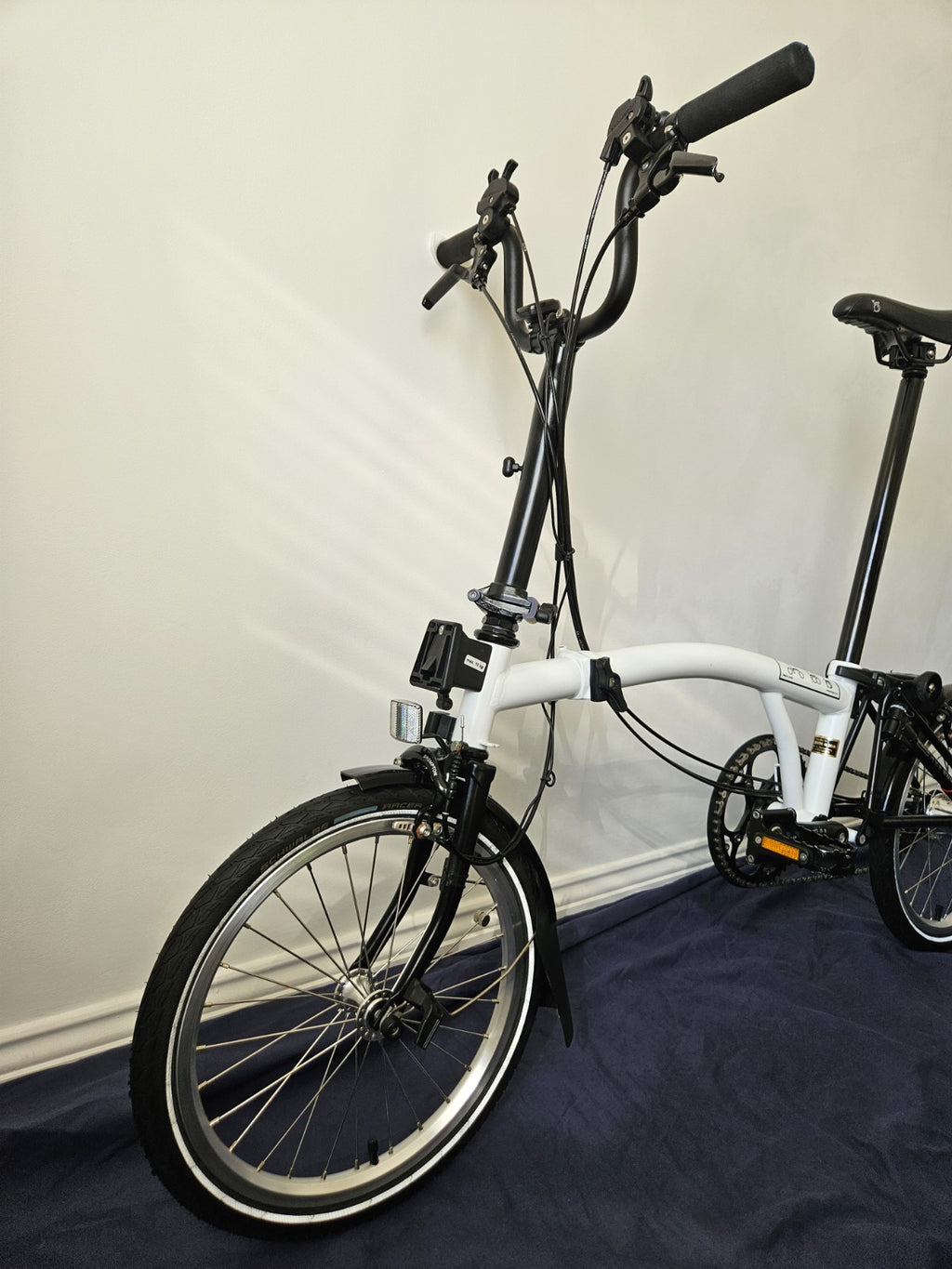 Brompton M6L - 6 Speed - C Line - Mid- White - VGC