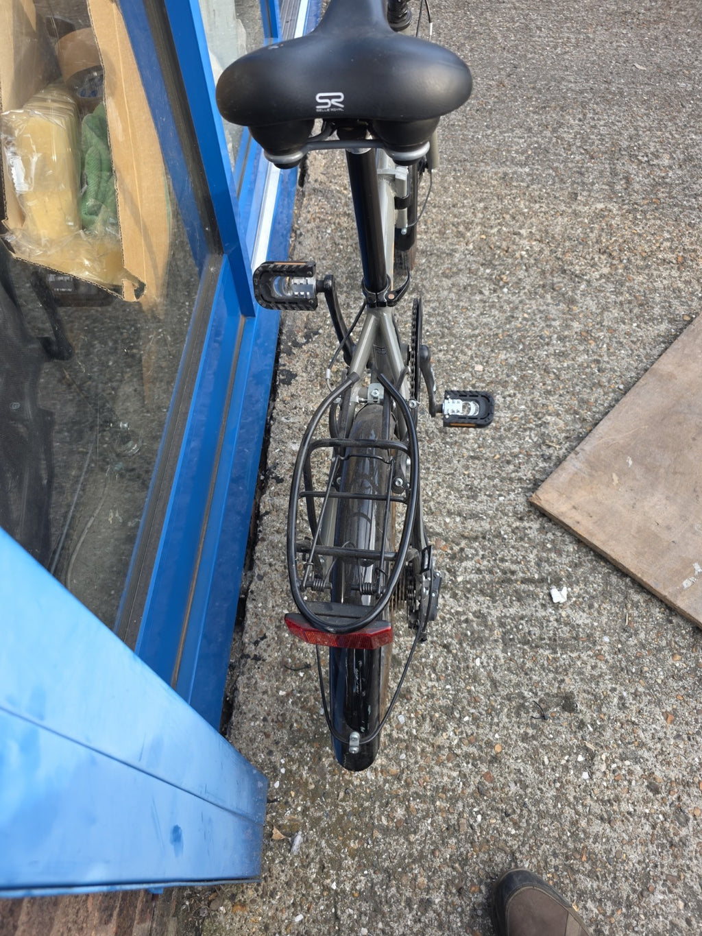 Raleigh Evo 20in Folding Bike Grey/Black, 7 Gear Speed, Rear Rack, V-Brakes.