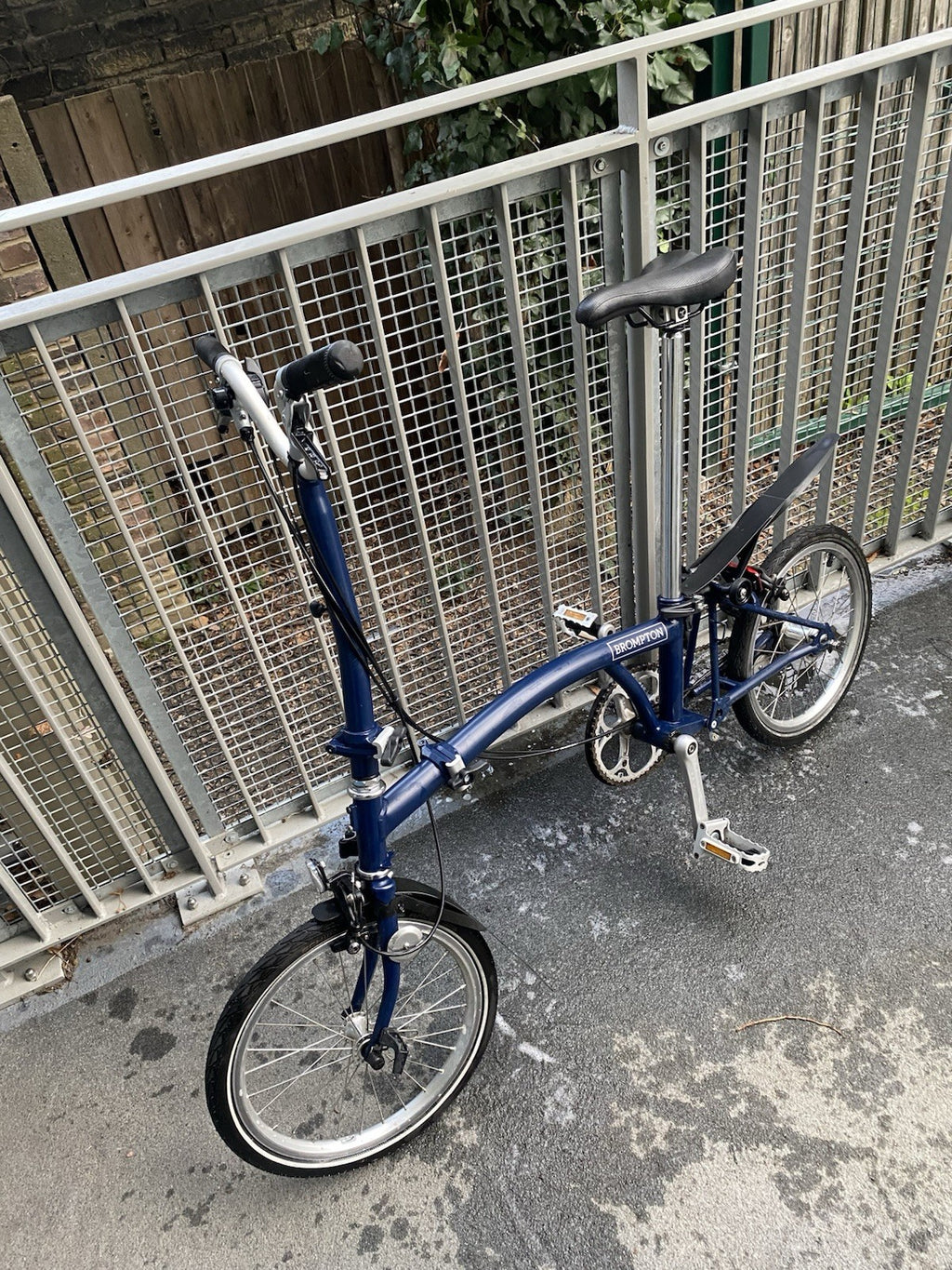 Brompton 3HL Navy 2020 Excellent Condition Seldom used