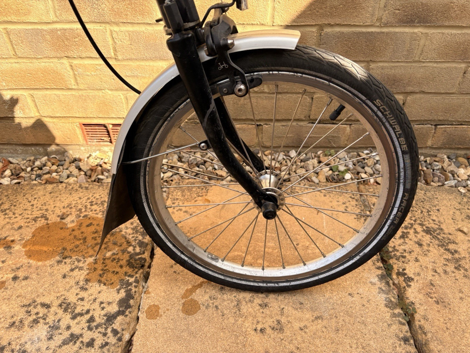 Brompton Foldable Folding Bike 16in Wheels Black/Silver Mudguards Rim Brakes 6sp