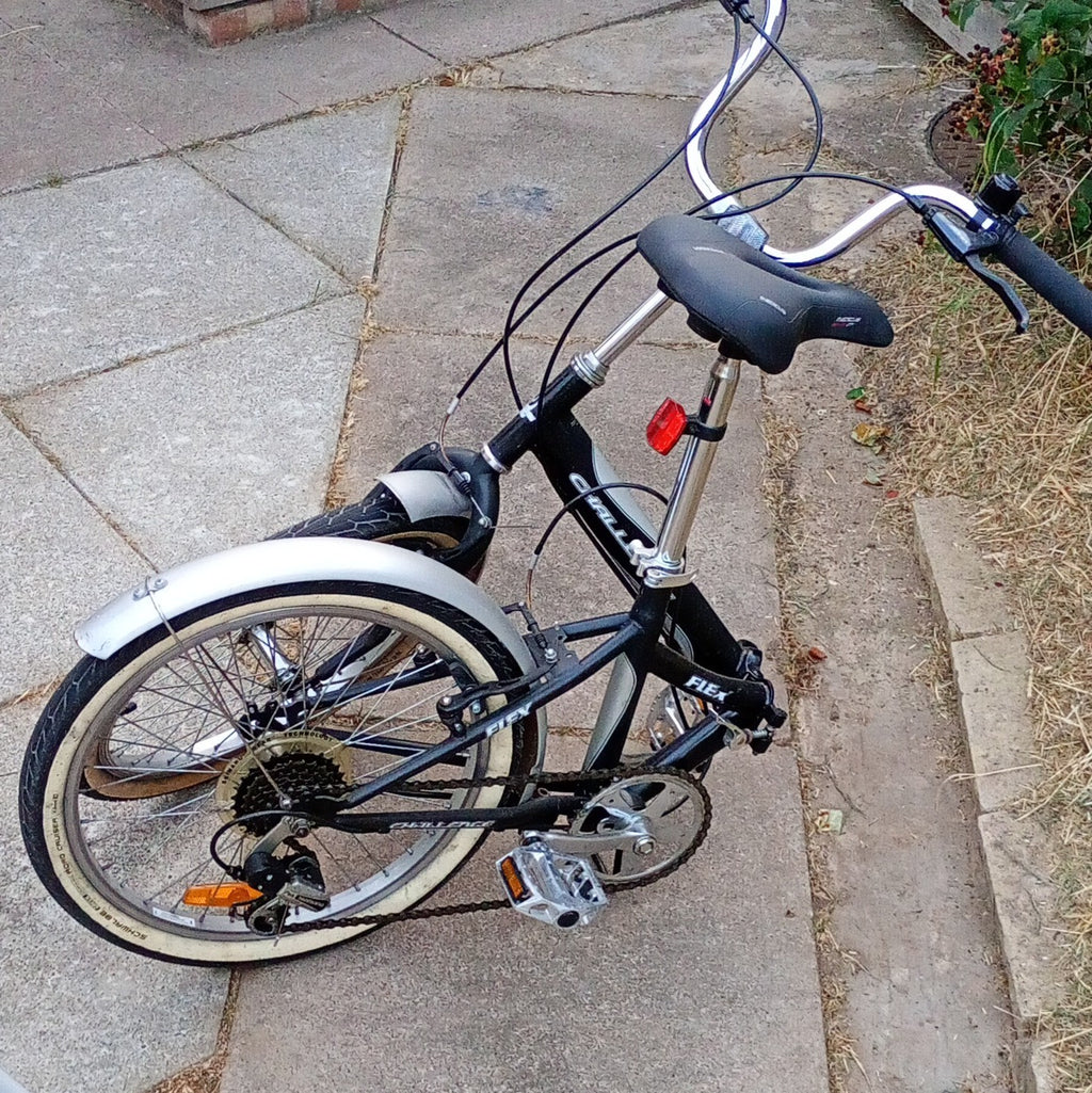 Challenge Flex Folding Bike 20in Wheels 6 Speed w/ Mudguards Black/Silver