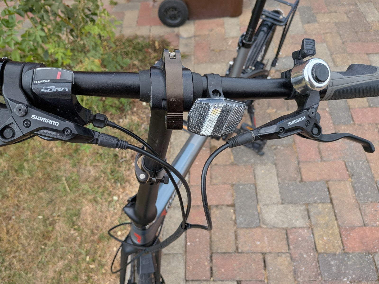 FURO Systems Folding Bike 20in 9-Speed Hydraulic Disc Brakes Rack Grey/Black