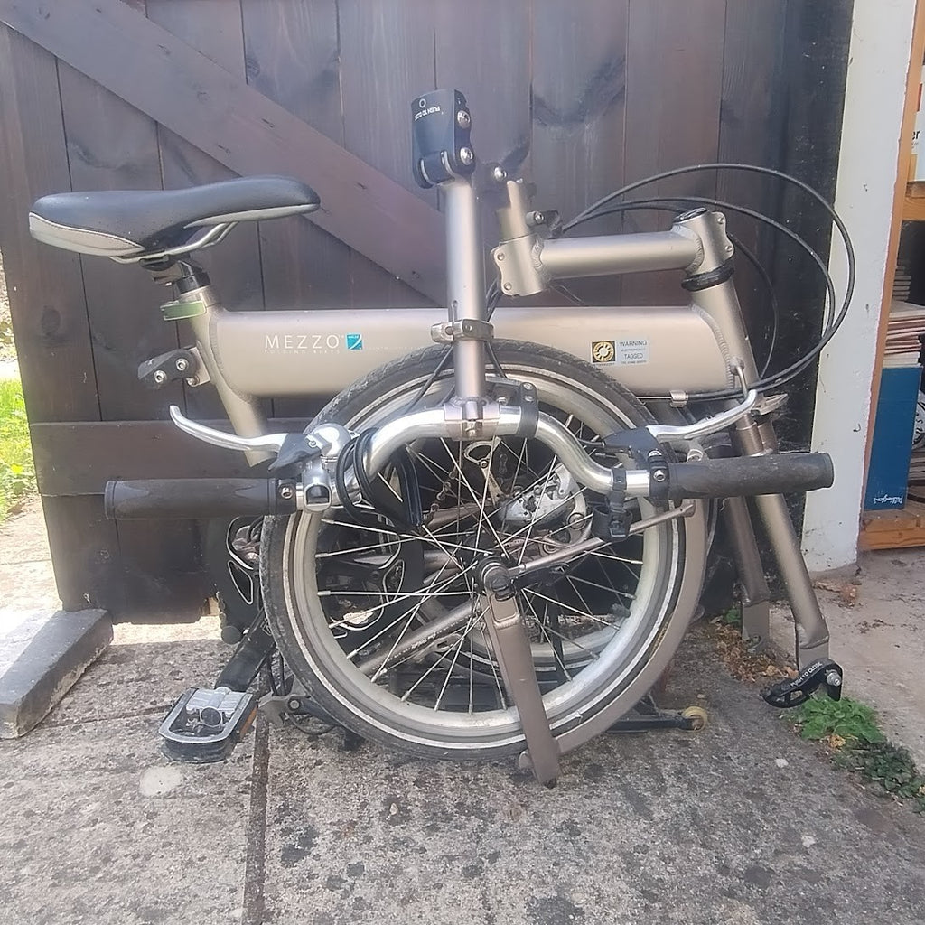 Mezzo I-4 Four speed folding bike. Lightweight and easy to fold