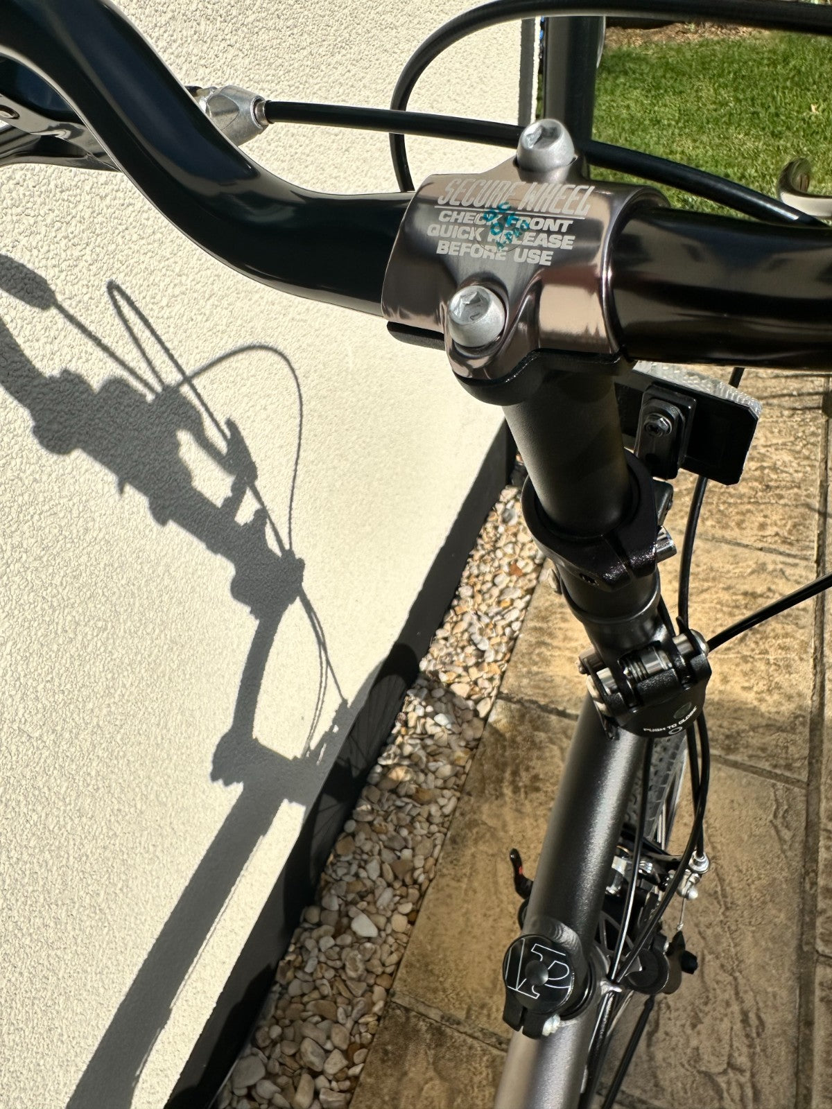Mezzo Folding Bike D9 very lightly used 9 gears excellent condition