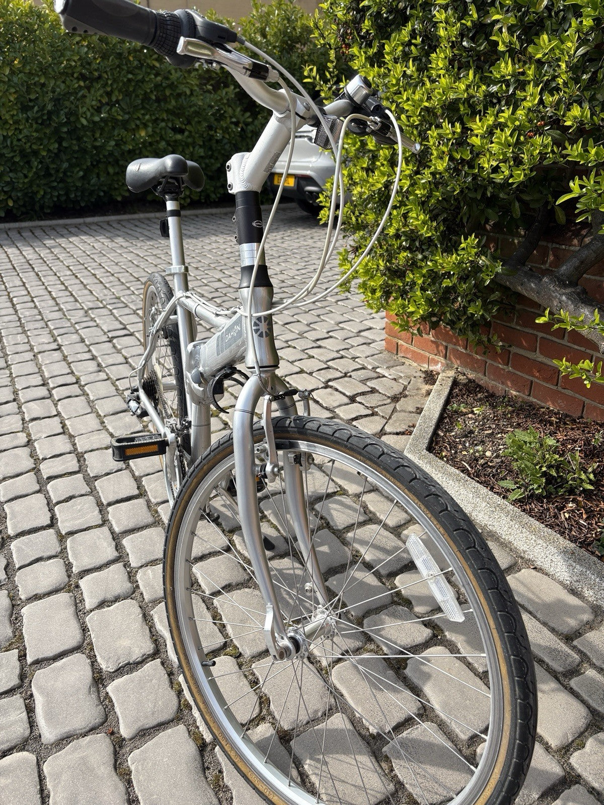 Dahon Espresso Folding Bike 26in wheels silver