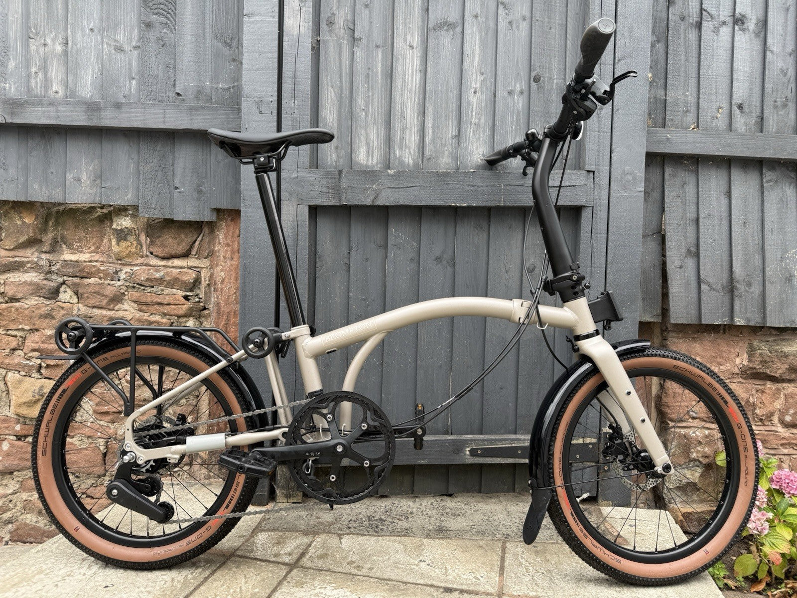 Brompton G Line Folding Bike 20in M Silver/Black Mechanical Disc, Rack Mudguards