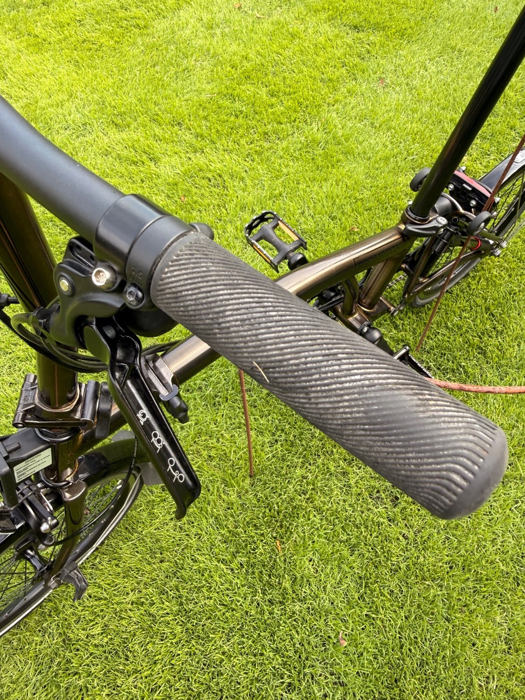 Brompton S6L Black Edition Black Lacquer 6 Speed Brooks B17 + Pump