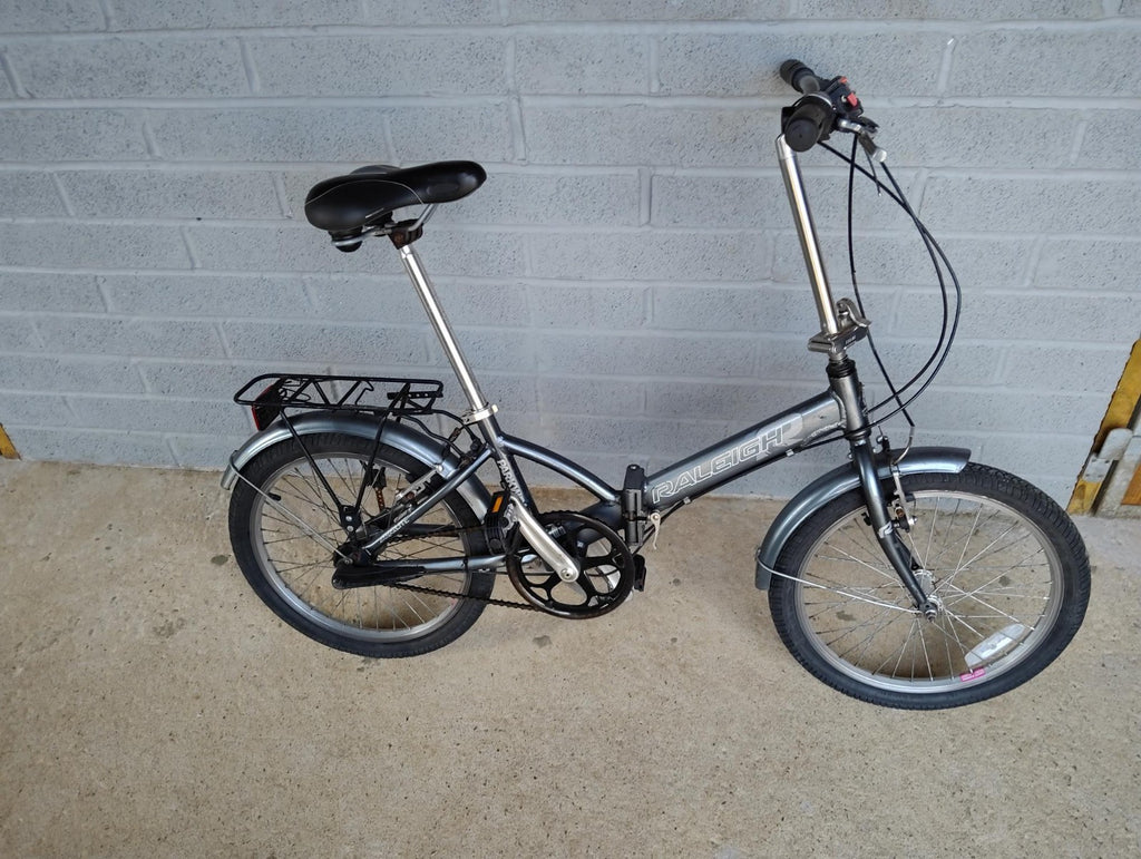 raleigh parkway  lite folding bike great condition adult with removable basket