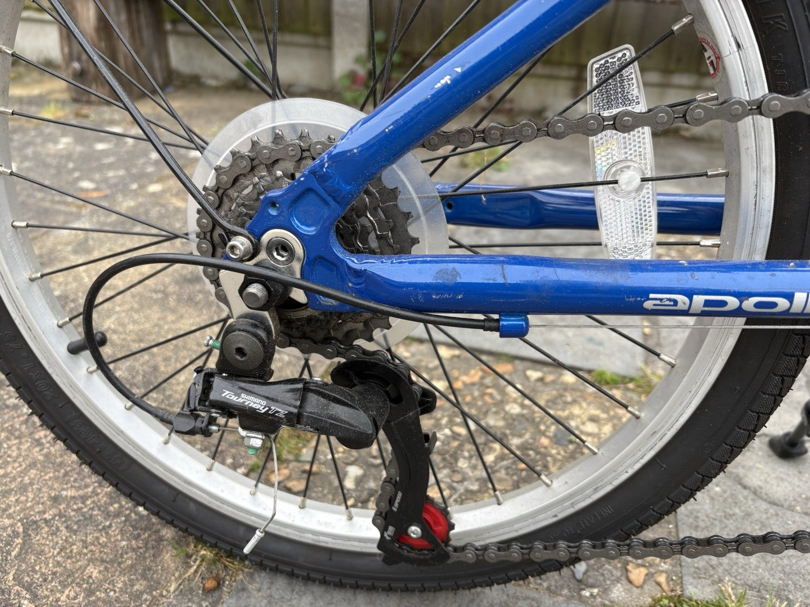 Apollo Tuck Folding Bike 20" 6-Speed