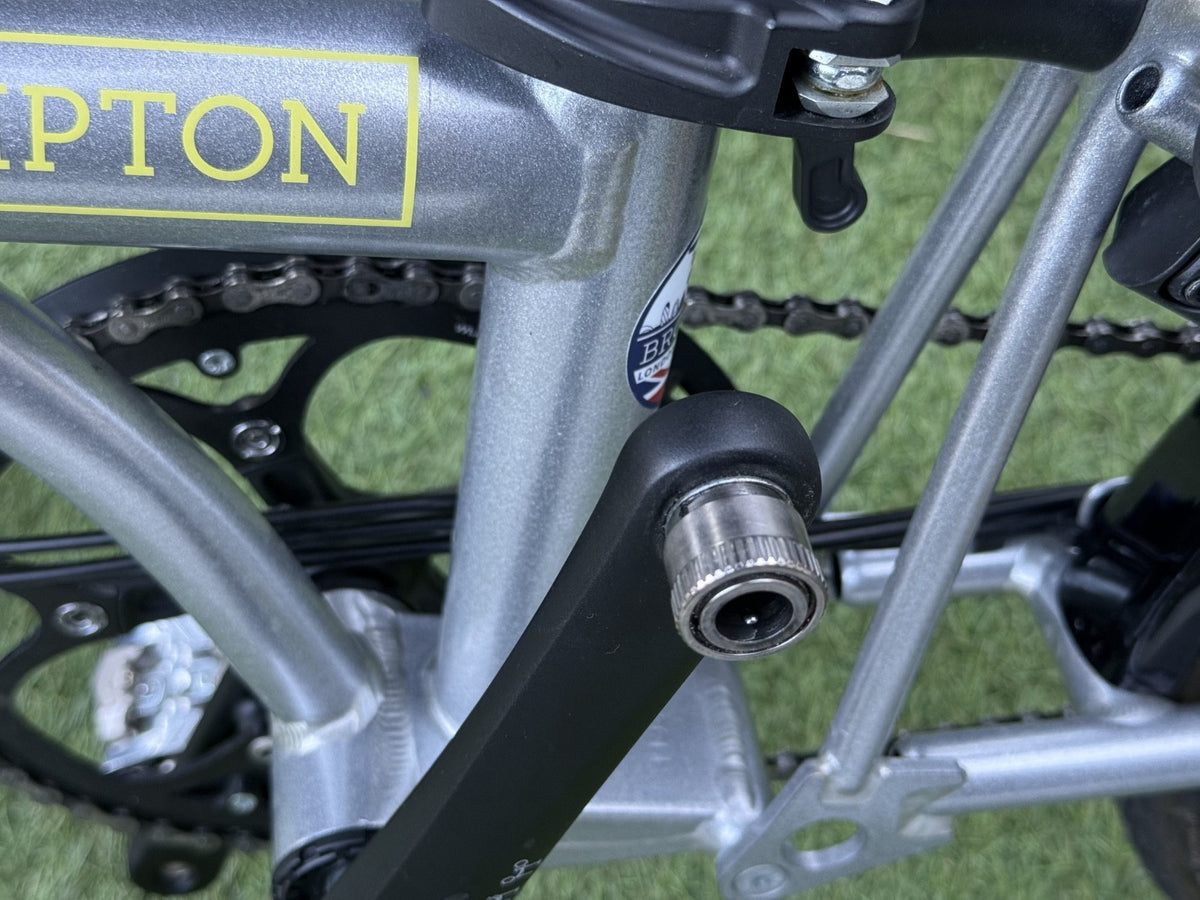 Brompton x Palace Bike 6 speed C Line Low + Rear rack - Unique and Upgraded