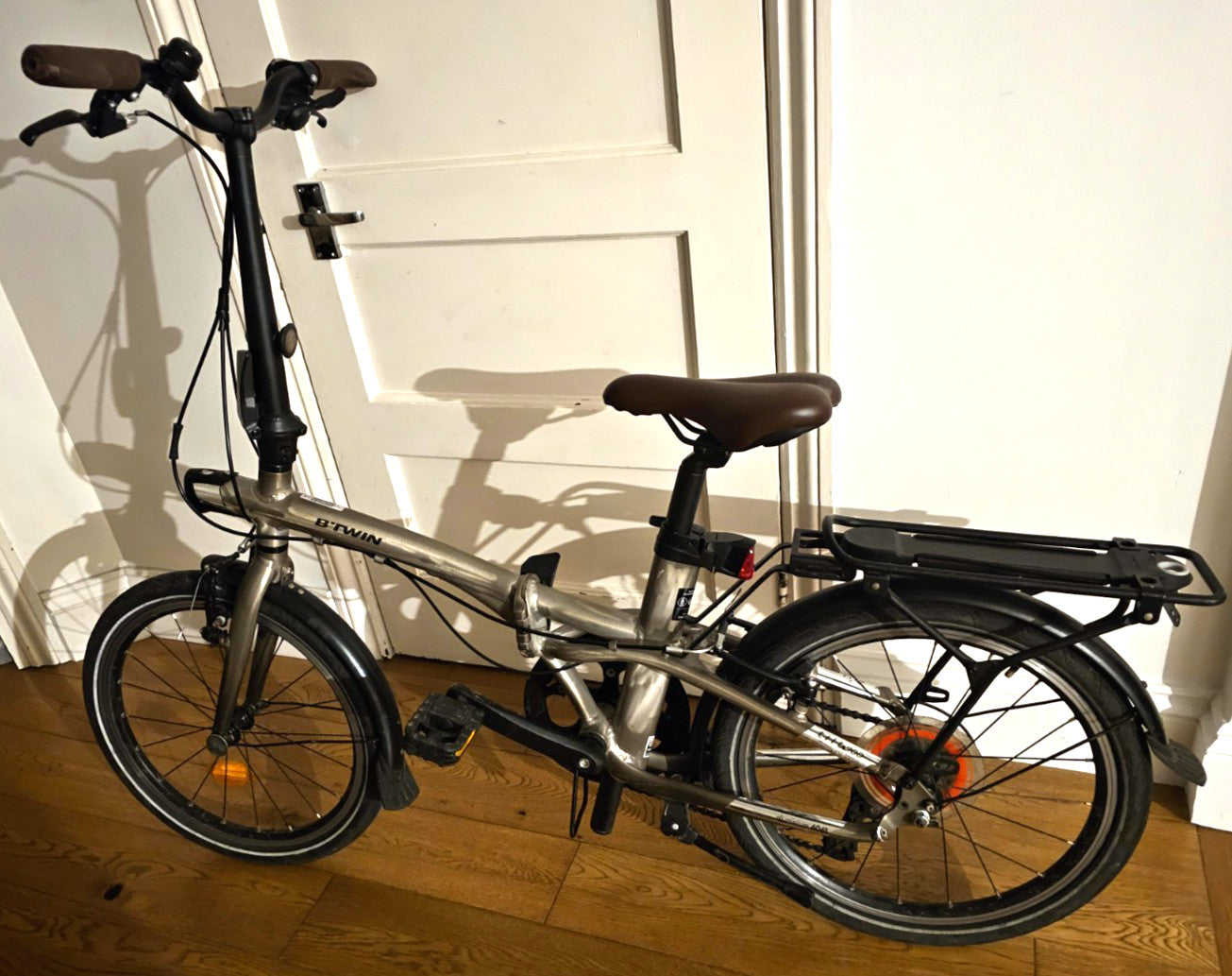 Btwin Tilt 900 Folding Bike 9 Speed Lightweight with Pannier rack