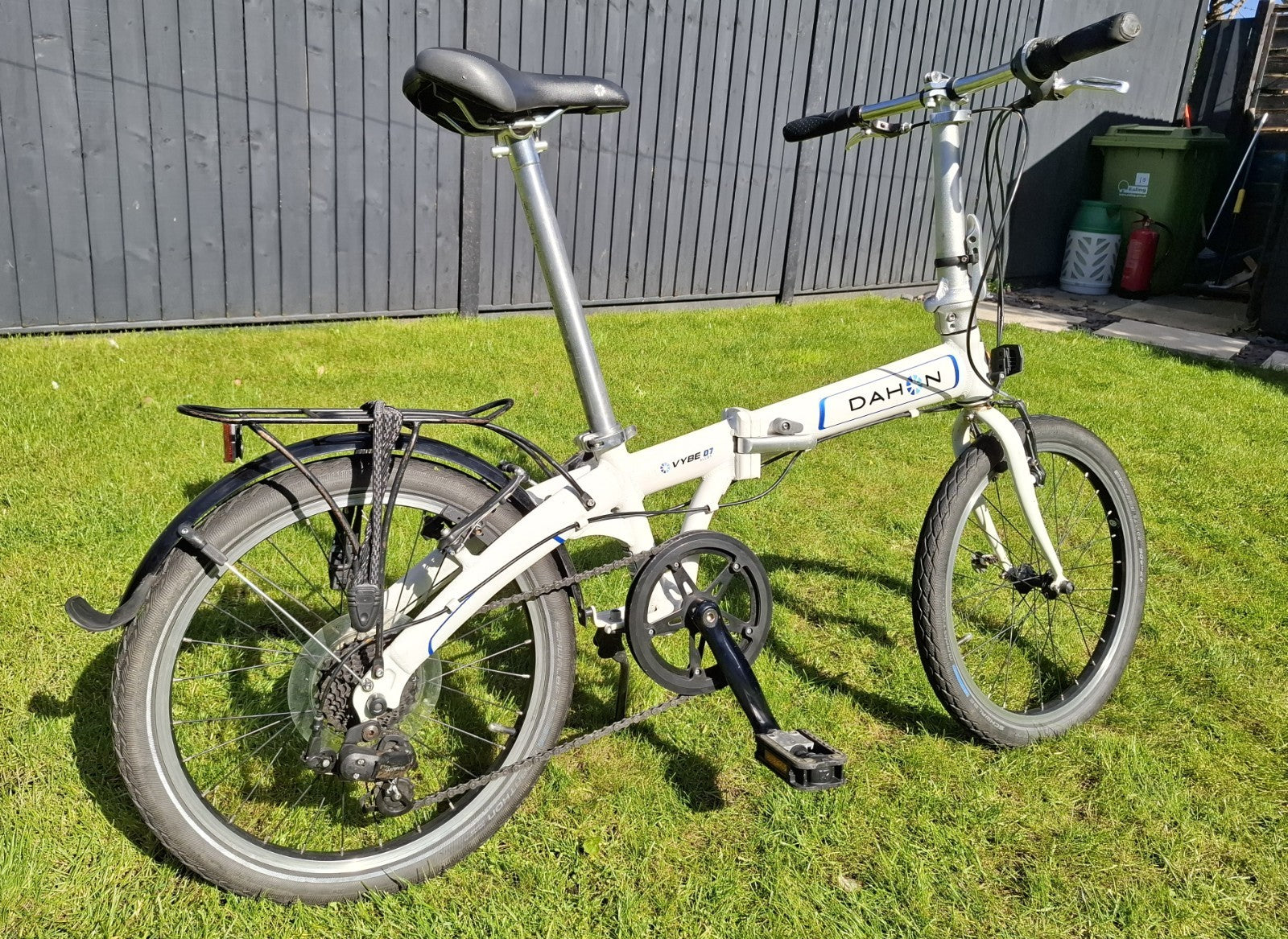 Dahon Vybe D7 Folding Bike White Alloy Lightweight 7 speed 11kg Adjust Seat+Bars