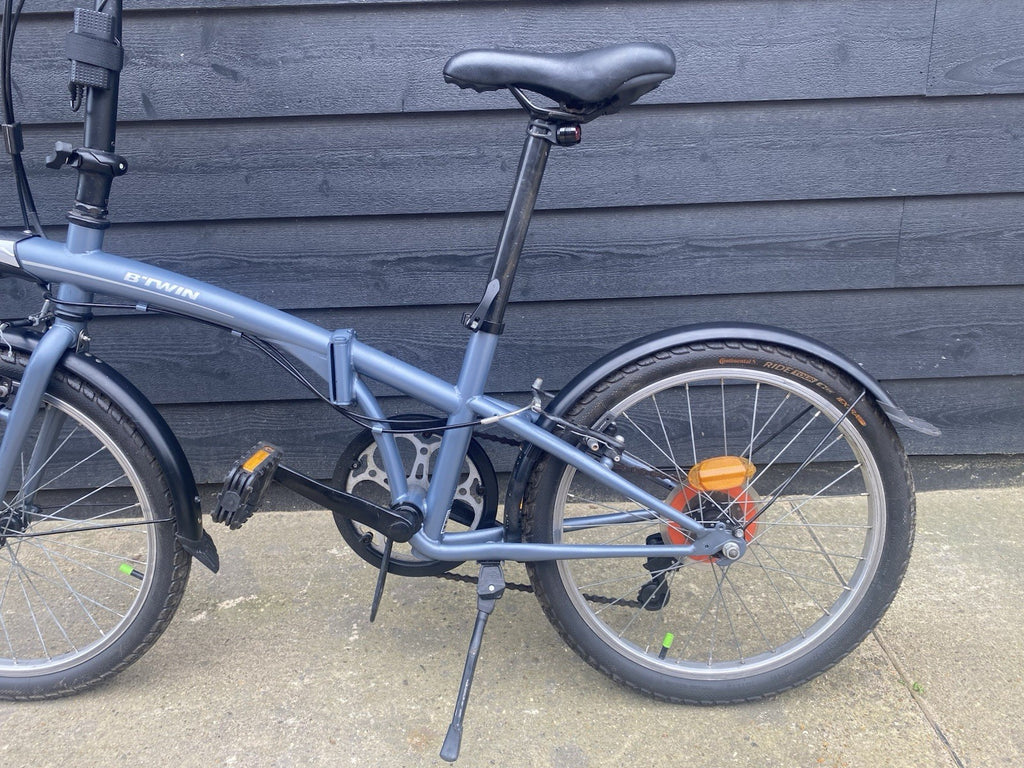 B TWIN FOLDING BIKE 2018 EXCELLENT CONDITION