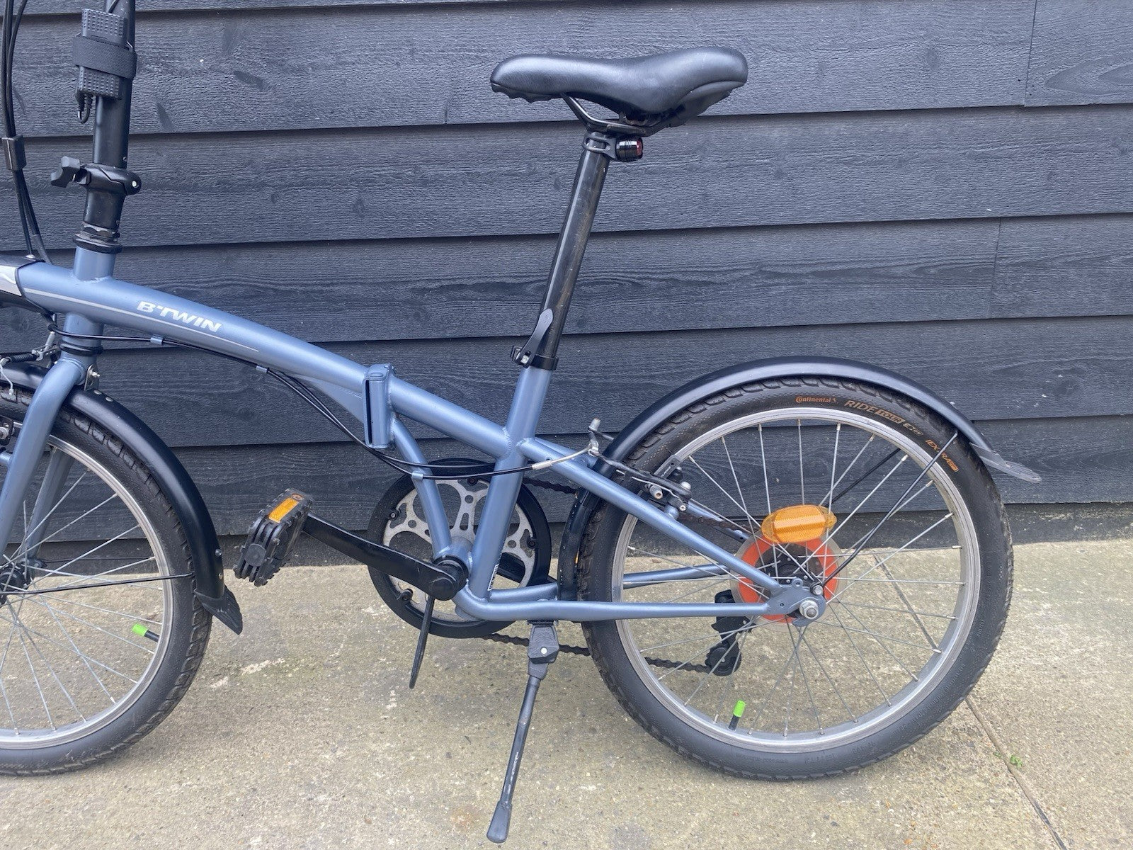 B TWIN FOLDING BIKE 2018 EXCELLENT CONDITION