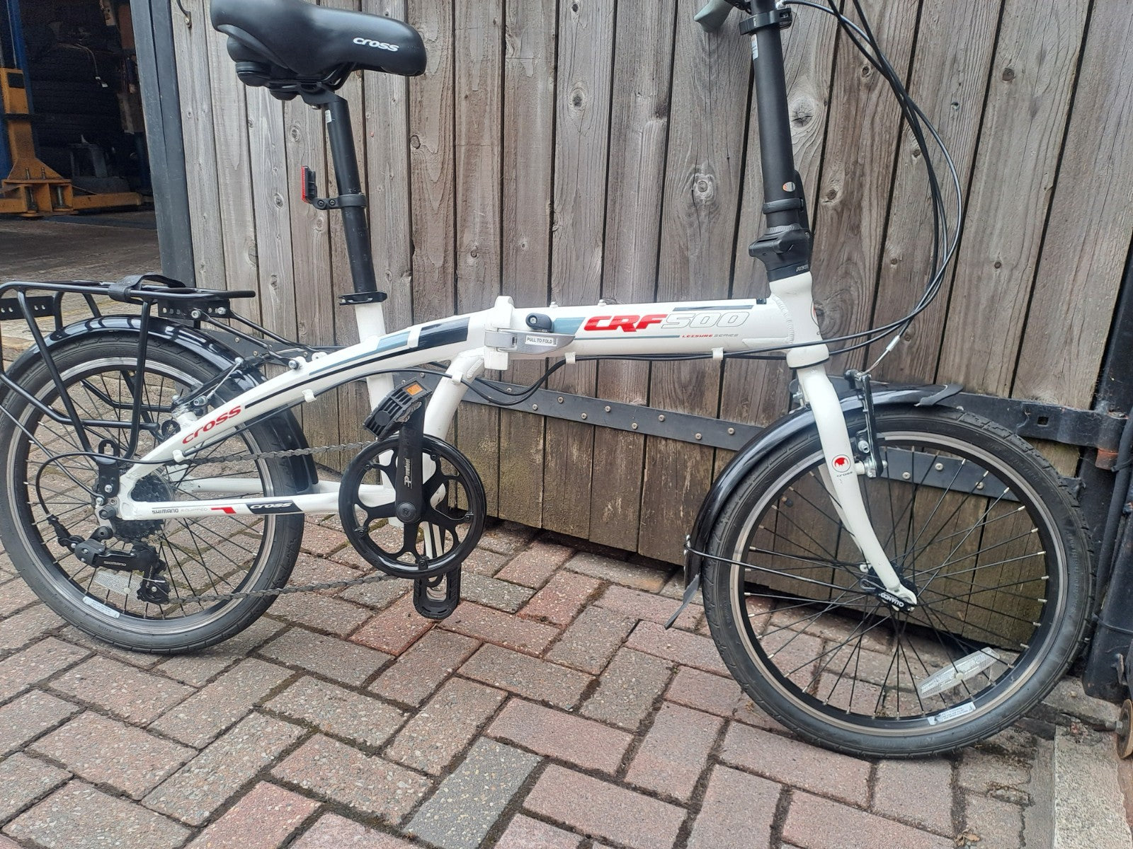 CROSS CRS 500 FOLDING PUSH BIKE, 6 SPEED, 20" WHEELS USED TWICE  EXCELLENT COND.
