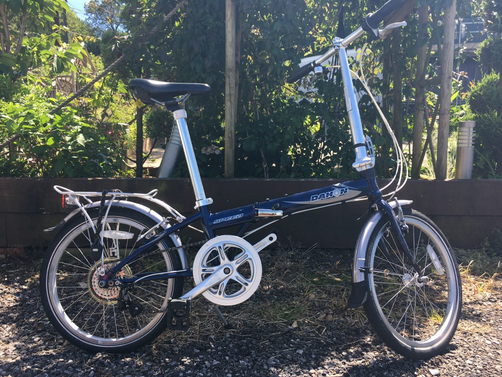 Dahon Speed D7 Folding Bike 7-Speed with brand specific carrier bag. DECENT