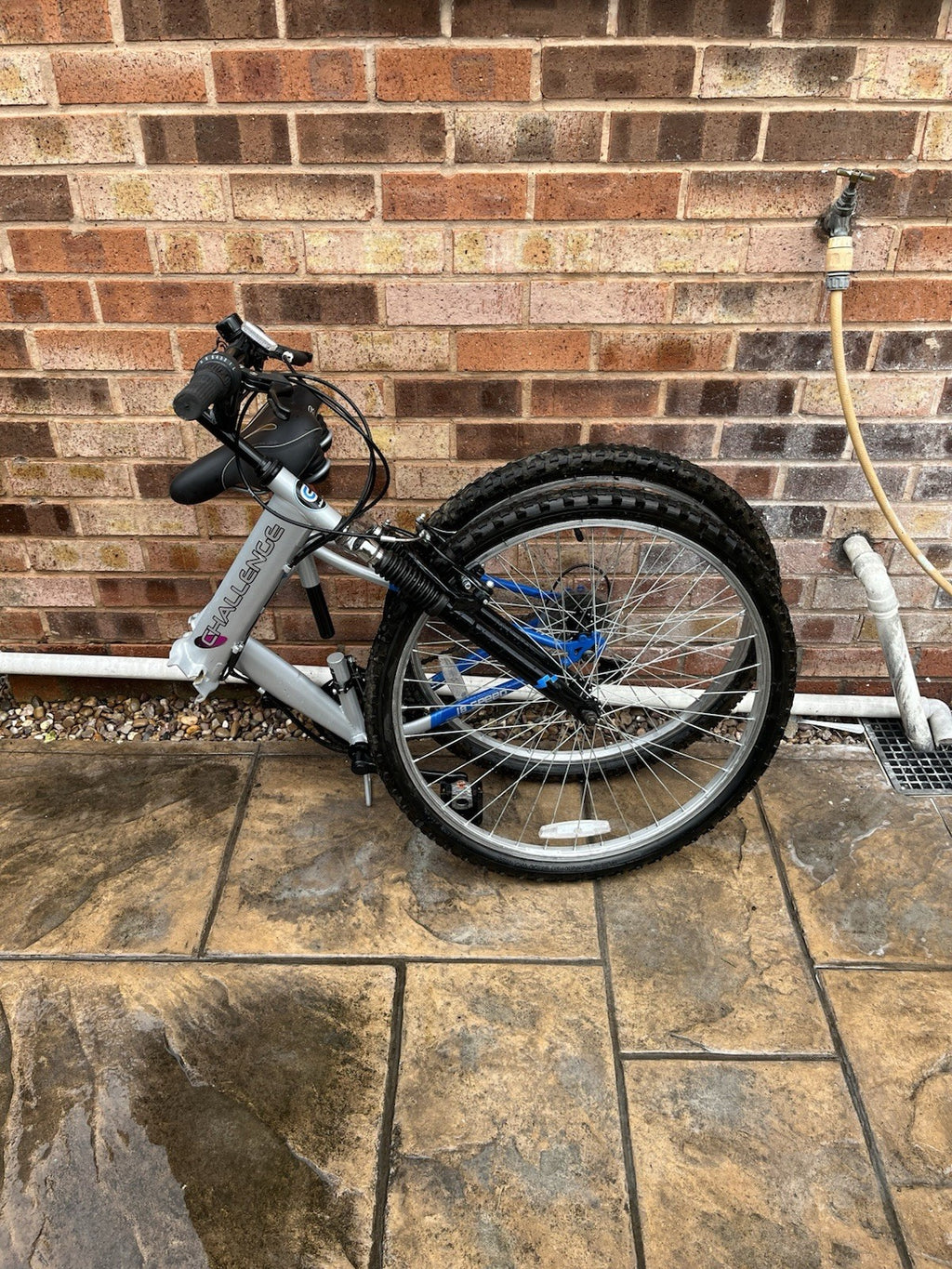Challenge FOLD26F 26in Folding Mountain Bike 18 Speed Front Sus, V-Brake
