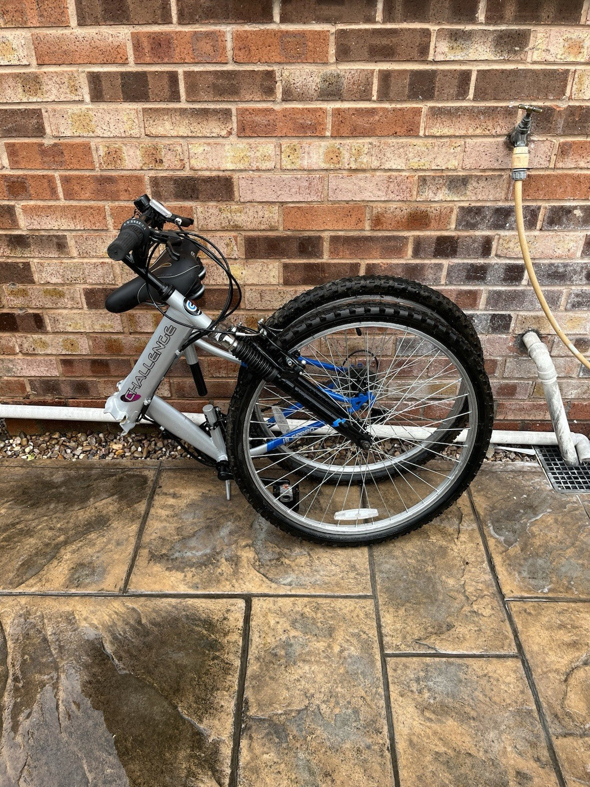 Challenge FOLD26F 26in Folding Mountain Bike 18 Speed Front Sus, V-Brake