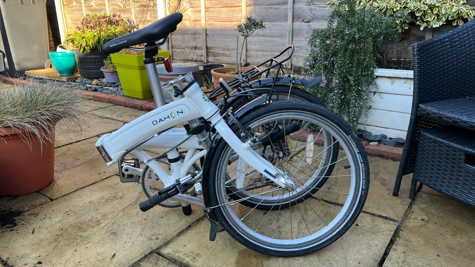 Dahon Mu Folding Bicycle White Aluminium Frame 8 Speed 20" Wheels