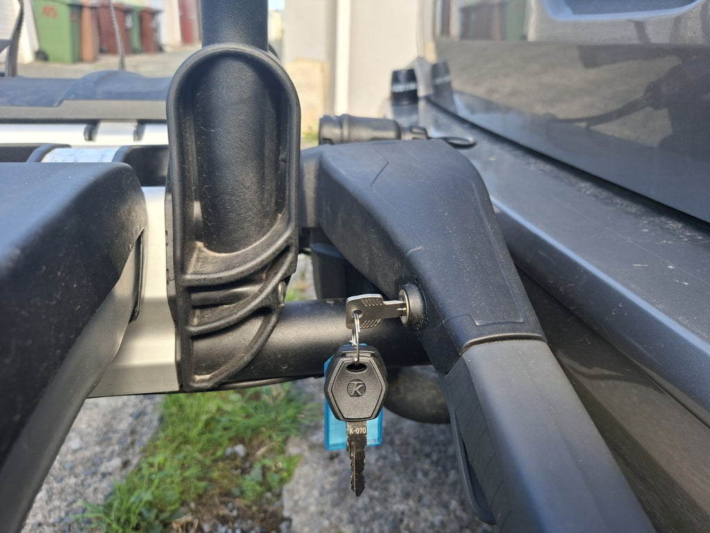 Thule Easy Fold XT 933 Two Bike Rack