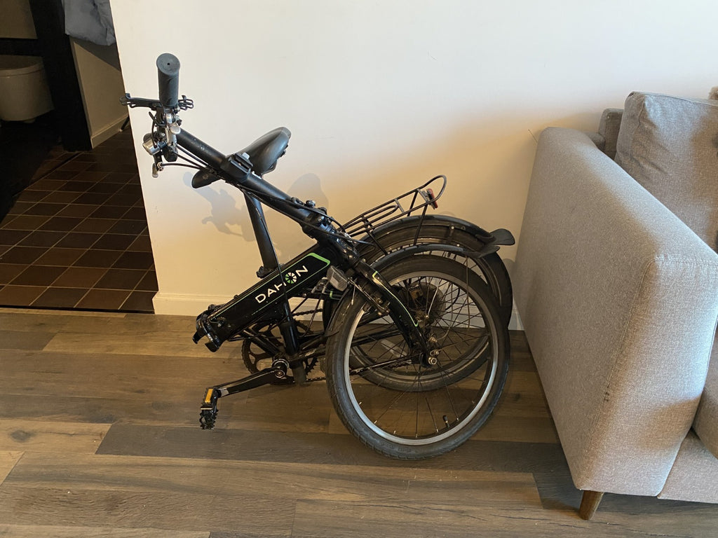 Dahon Vitesse Alloy D8 folding commuter bike, Obsidian black,  superb Condition