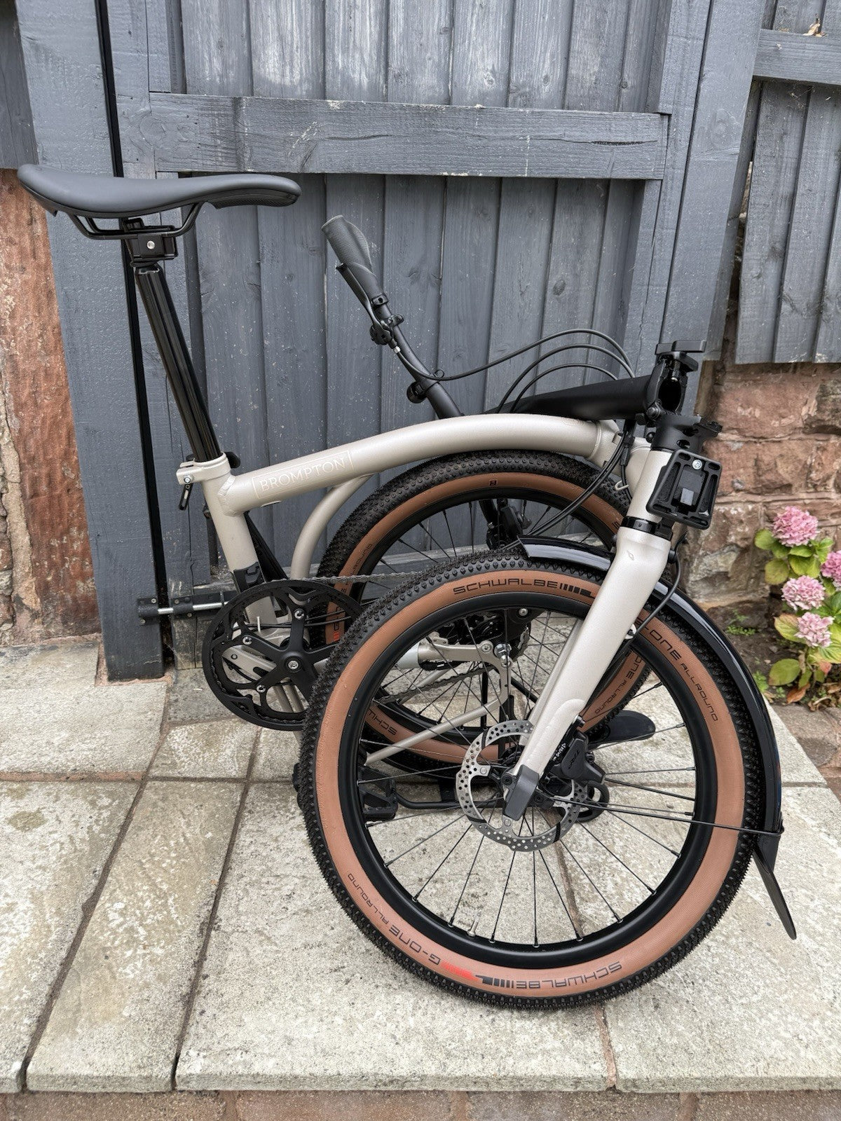 Brompton G Line Folding Bike 20in M Silver/Black Mechanical Disc, Rack Mudguards