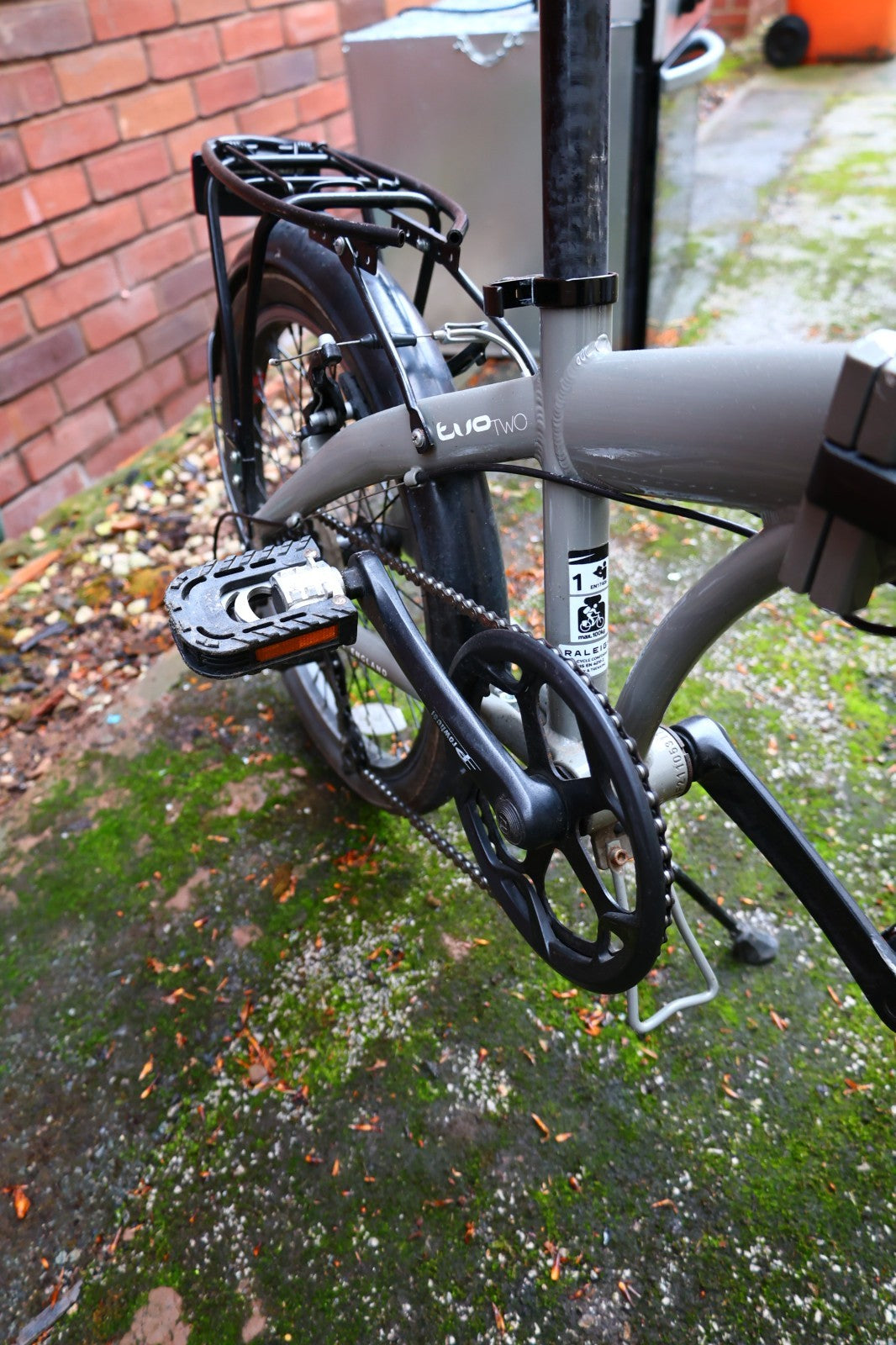 Raleigh Evo Two, folding bike, 7 speed 20" wheels - comes with extra accesories