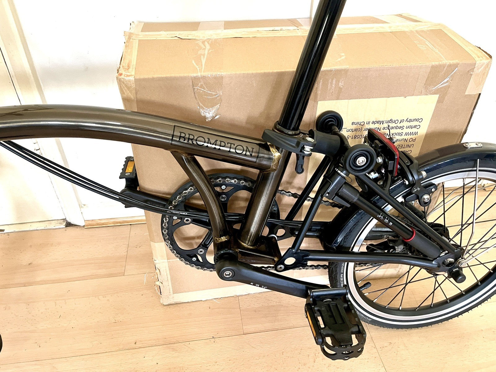 Brompton C Line Explore, 6-Speed, Black Lacquer, Black Ed, One Size Handlebar